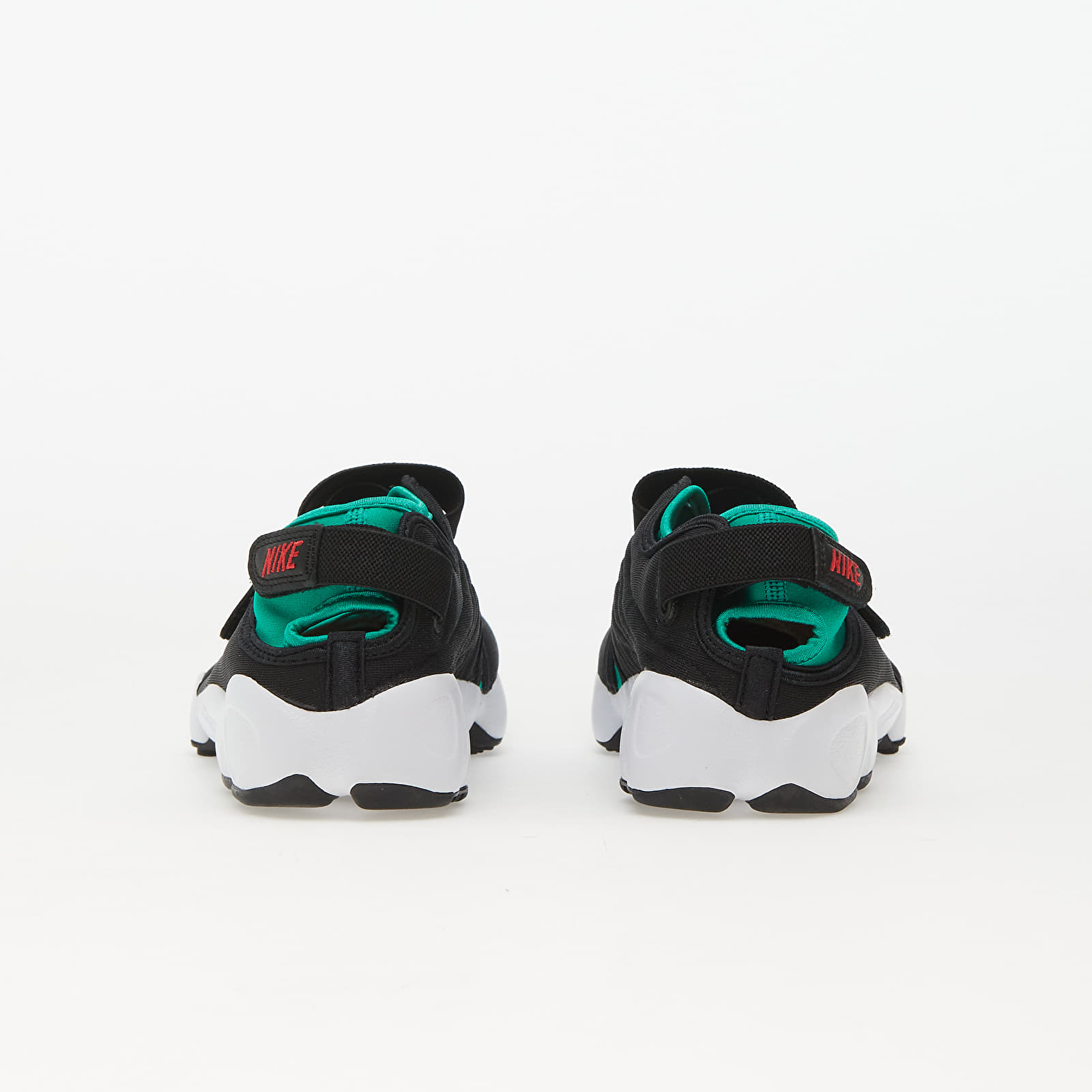 SievieŔu kedas un apavi Nike Wmns Air Rift Black/ University Red-Stadium Green-White