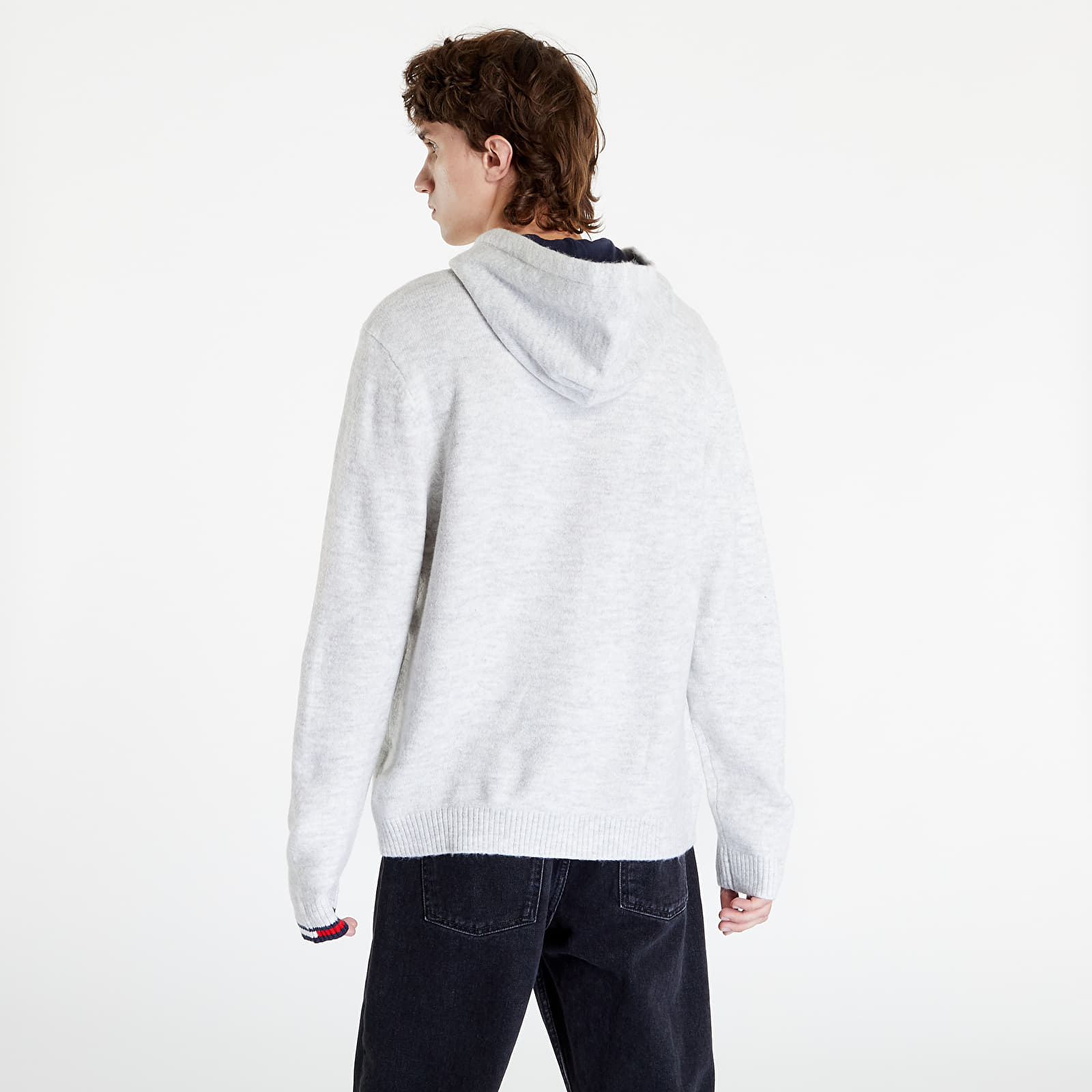 Mikiny a svetry Tommy Jeans Tjm Relaxed Badge Hoodie Sweater Silver Grey Heather