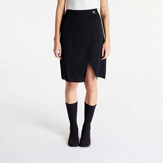 Black knee length skirt queen clearance