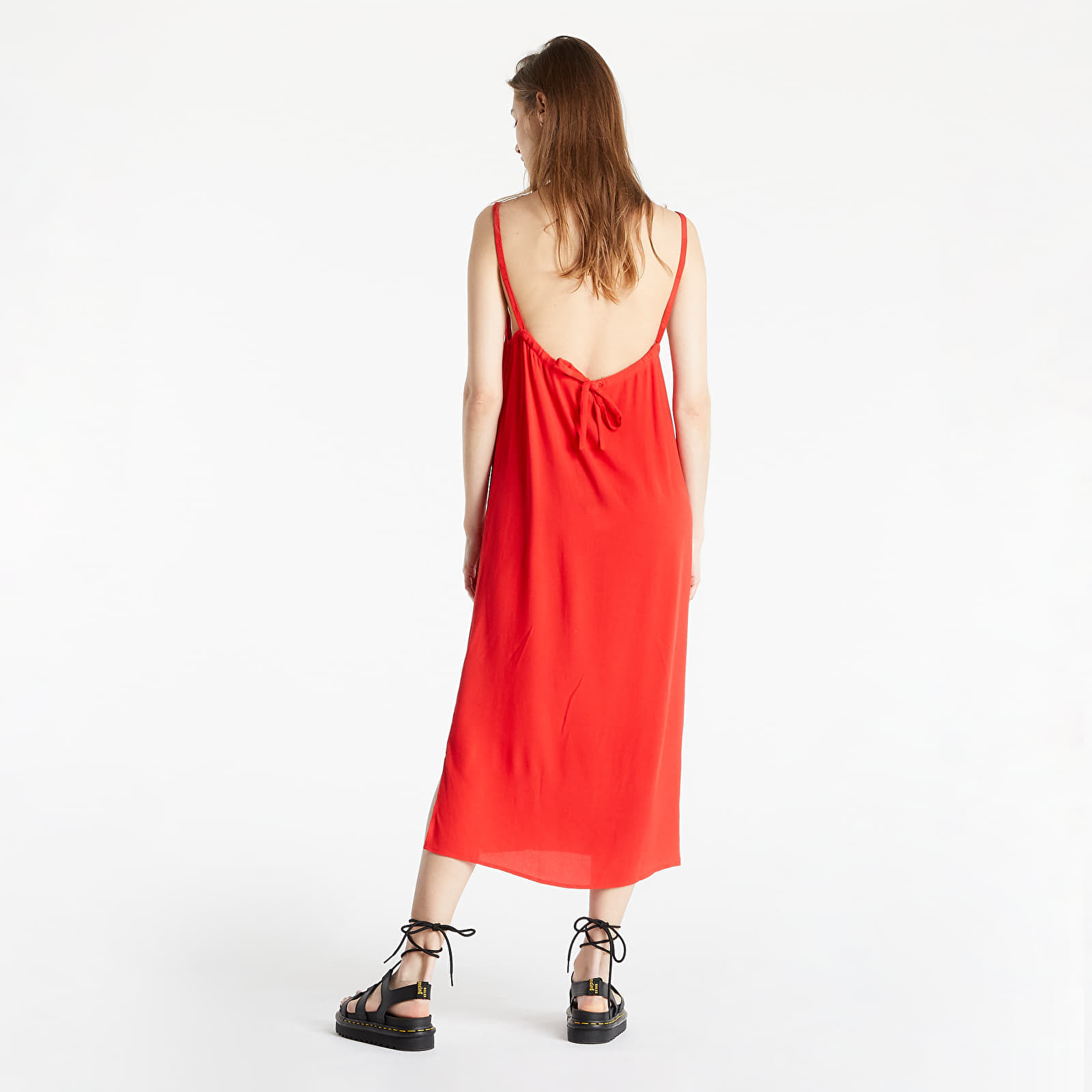 Šaty TOMMY JEANS Essential Cami Midi Dress Deep Crimson