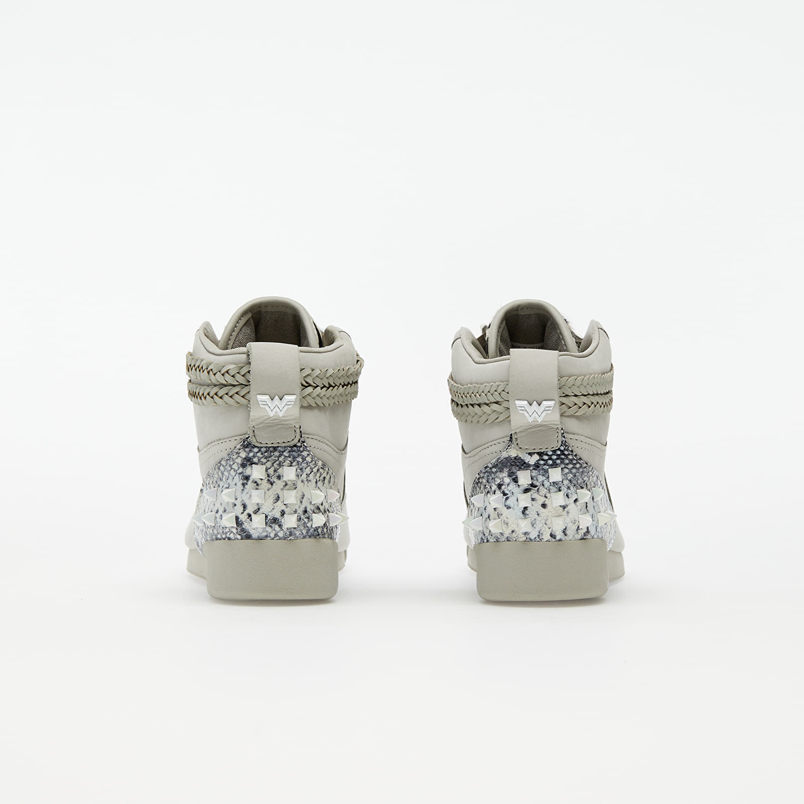 Sneakers och skor för kvinnor Reebok x Wonder Woman F/S Hi MU Shagre/ Shagre/ Fear Purple