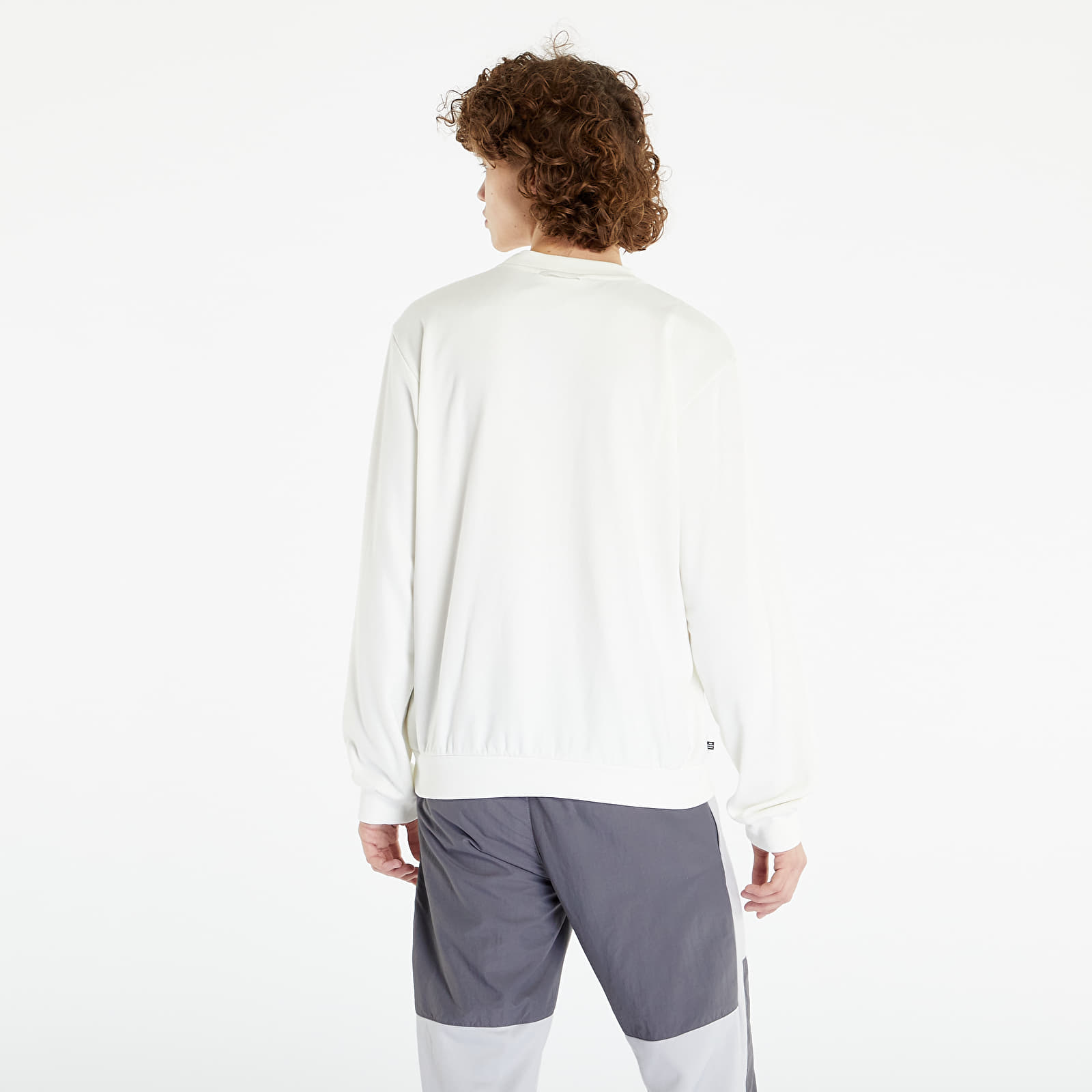Džemperiai su gobtuvais ir džemperiai adidas Originals Adventure Winter Crewneck Off White