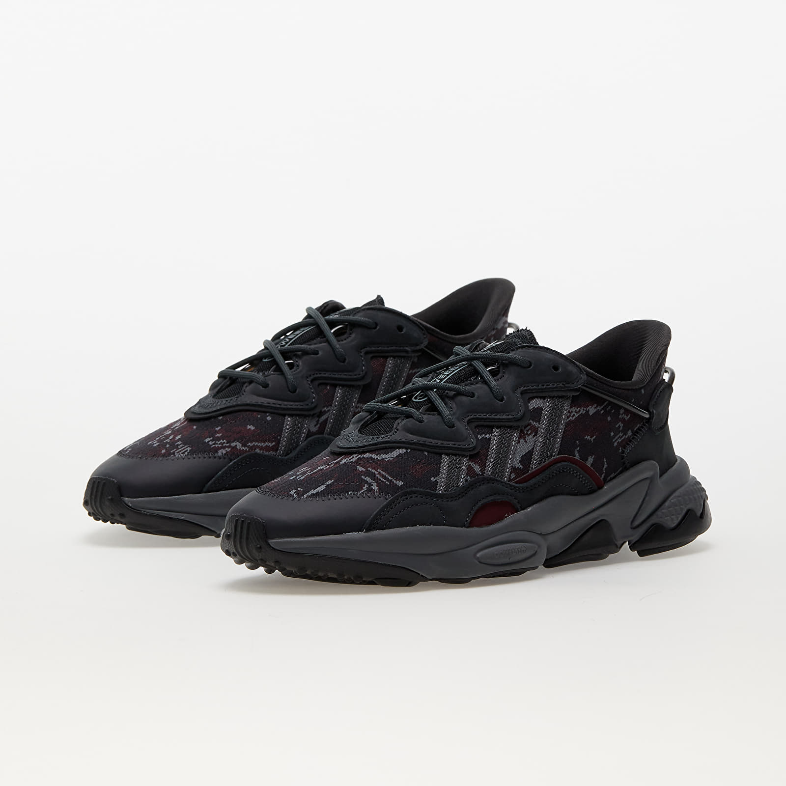 Ozweego red black sale