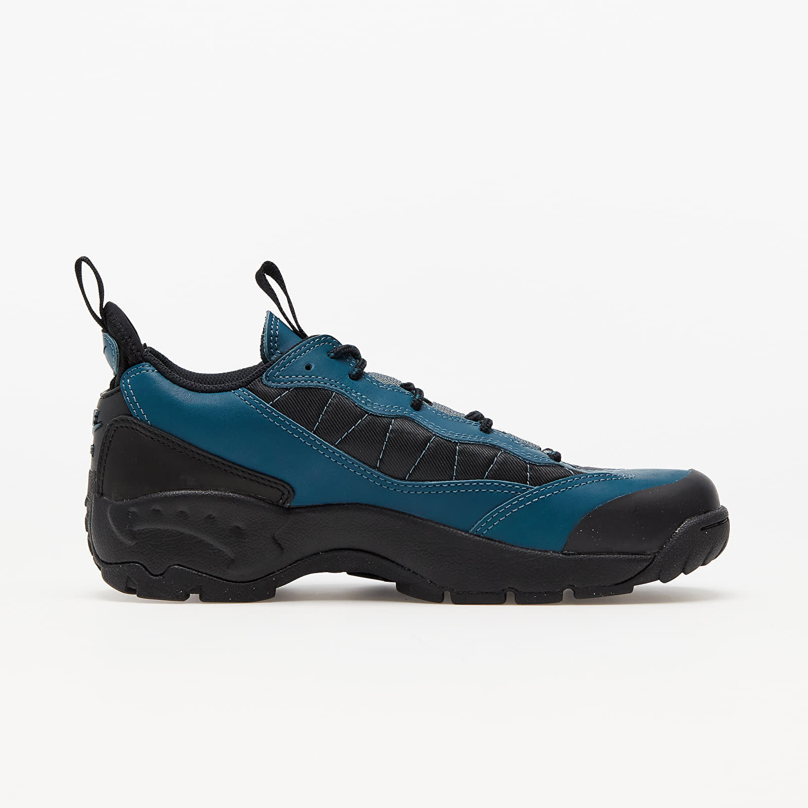 Men's sneakers and shoes Nike ACG Air Mada Black/ Black-Ash Green