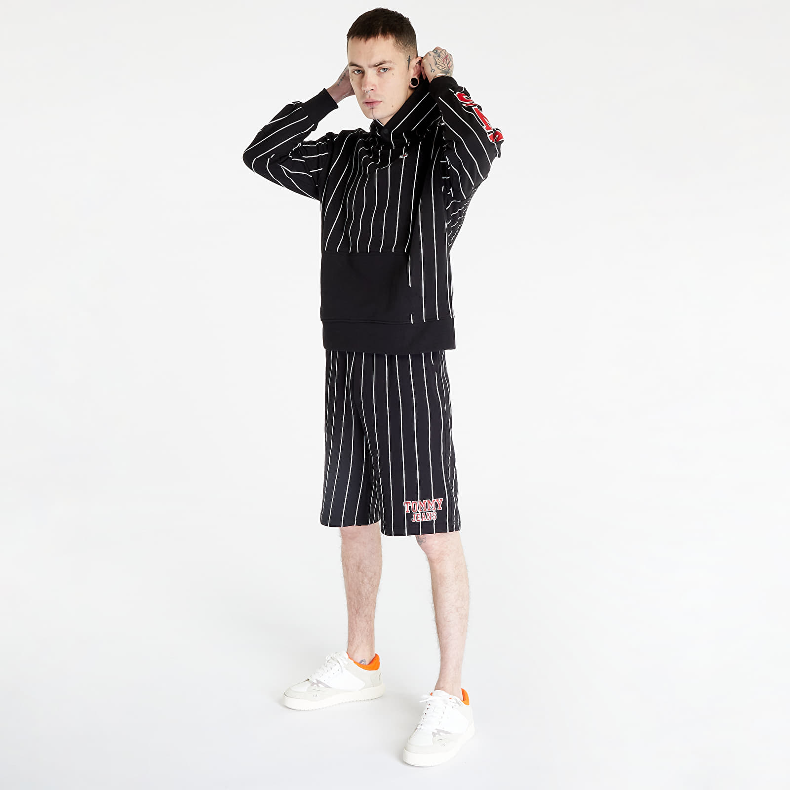 Mikiny Tommy Jeans Relaxed Pinstripe Hoodie Black