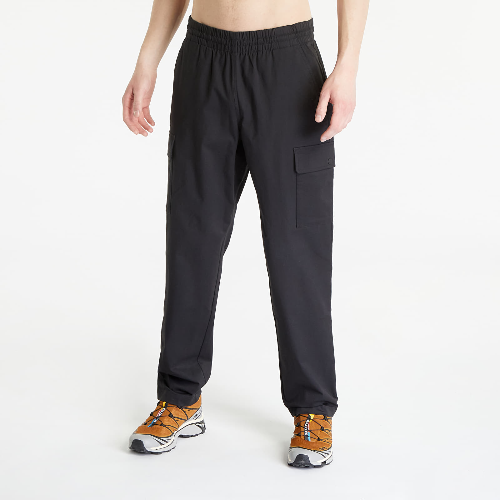 Cargo kalhoty New Balance Athletics Remastered Woven Pant Black