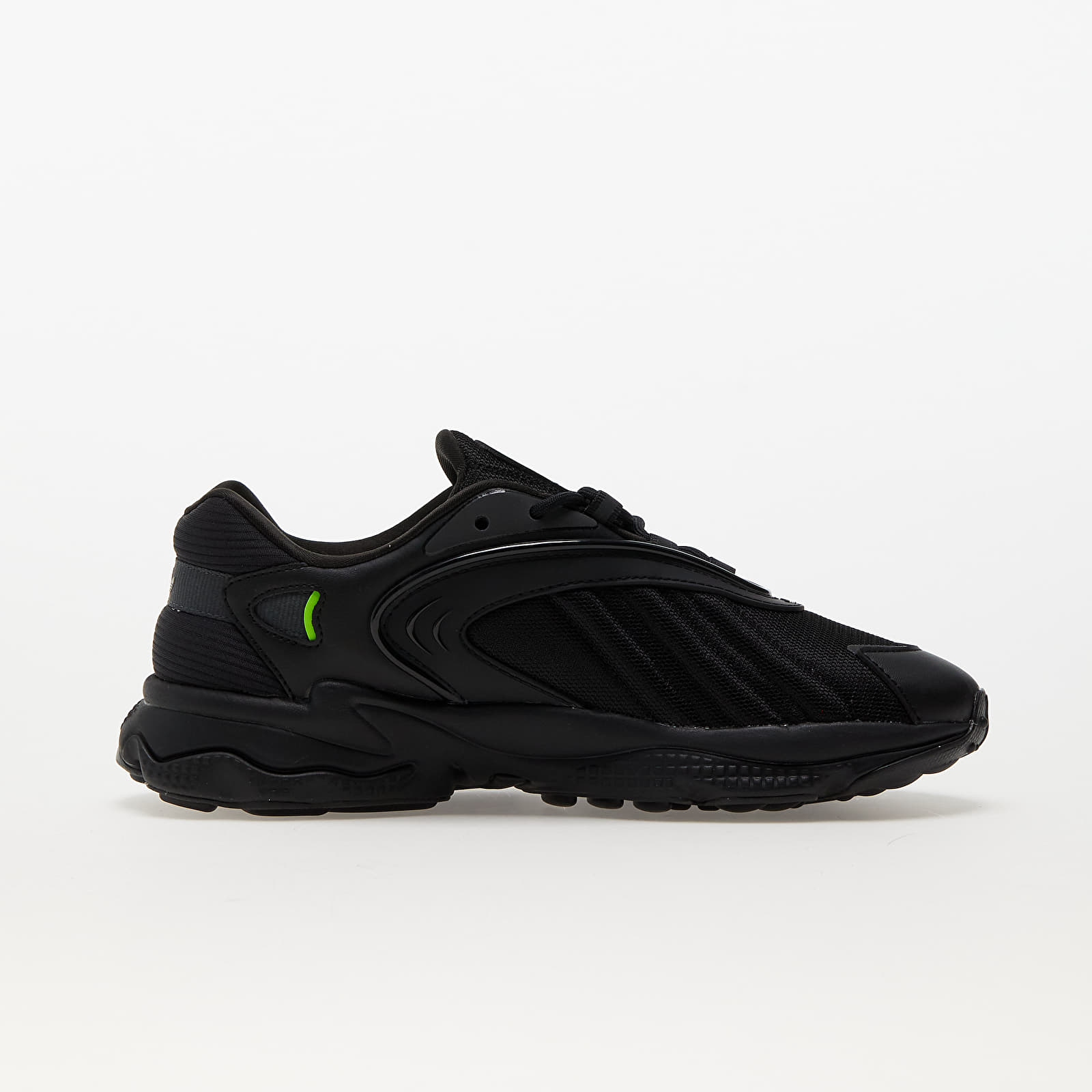 Încălțăminte și sneakerși pentru bărbați adidas Originals Oztral Core Black/ Core Black/ Semi Green