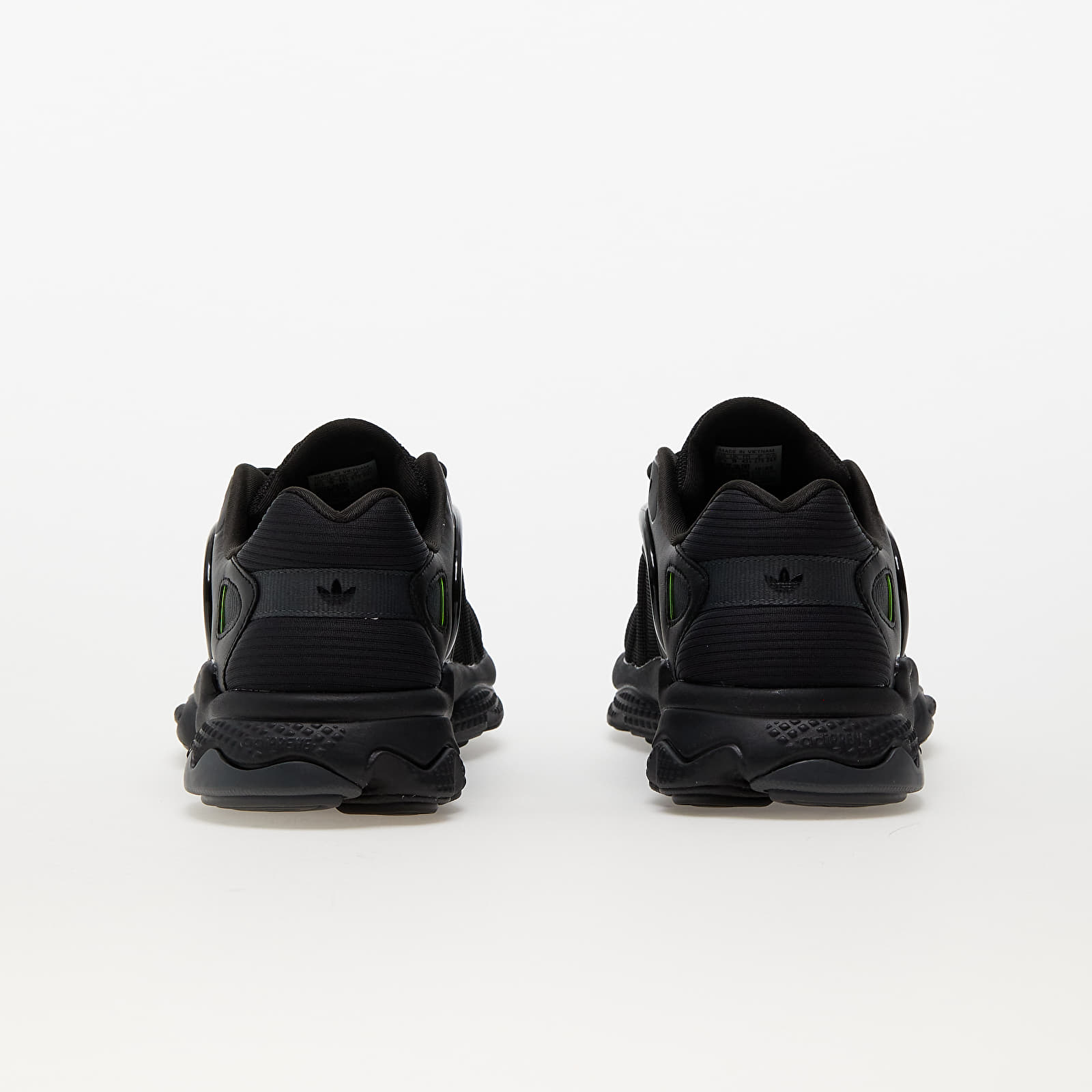 Încălțăminte și sneakerși pentru bărbați adidas Originals Oztral Core Black/ Core Black/ Semi Green