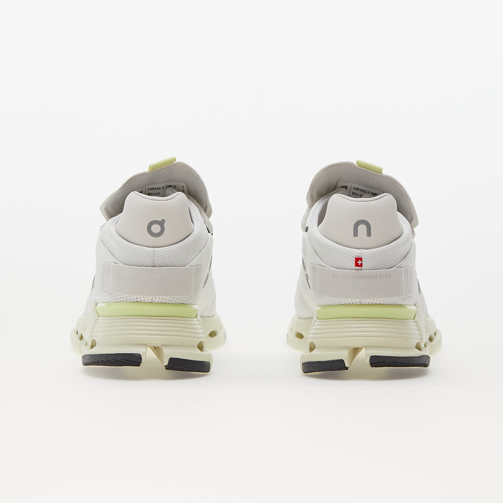 Men's sneakers and shoes On M Cloudnova Undyed-White/ Seedling
