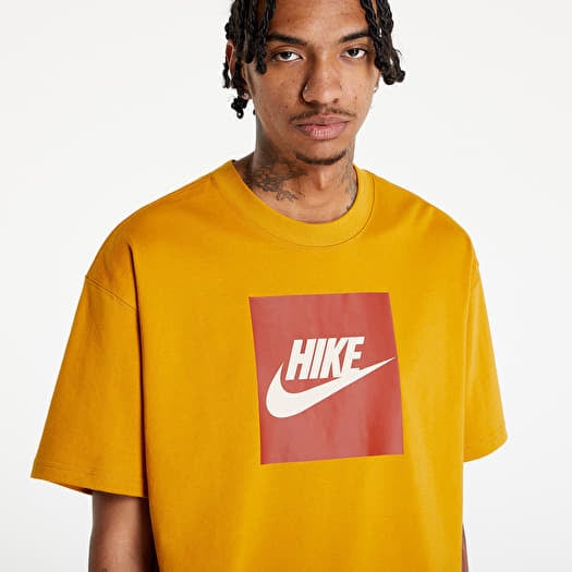 T shirt nike gold on sale