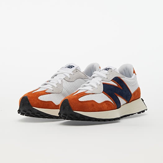 New Balance 327