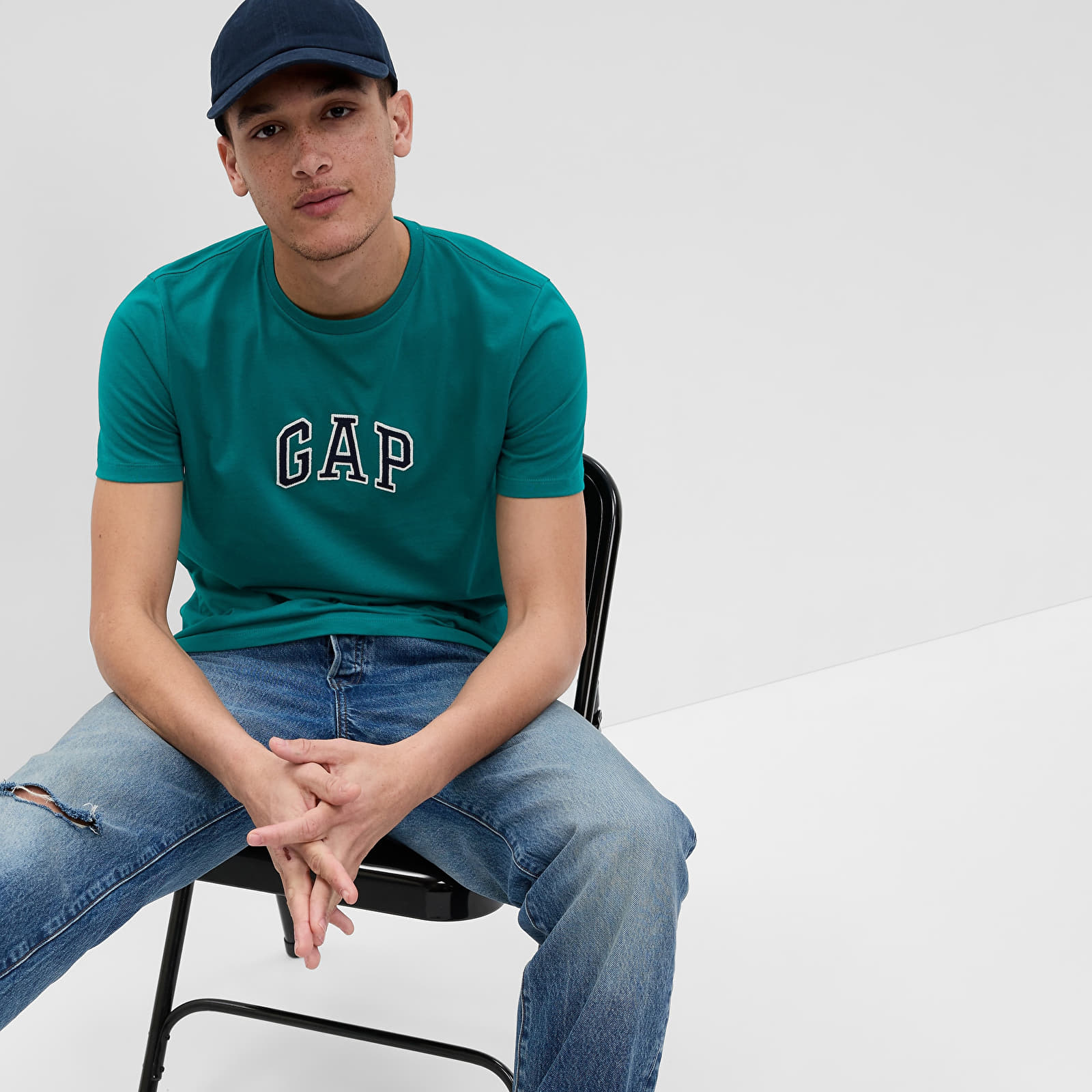 T-skjorter GAP Intl New Arch Tee Green Gem
