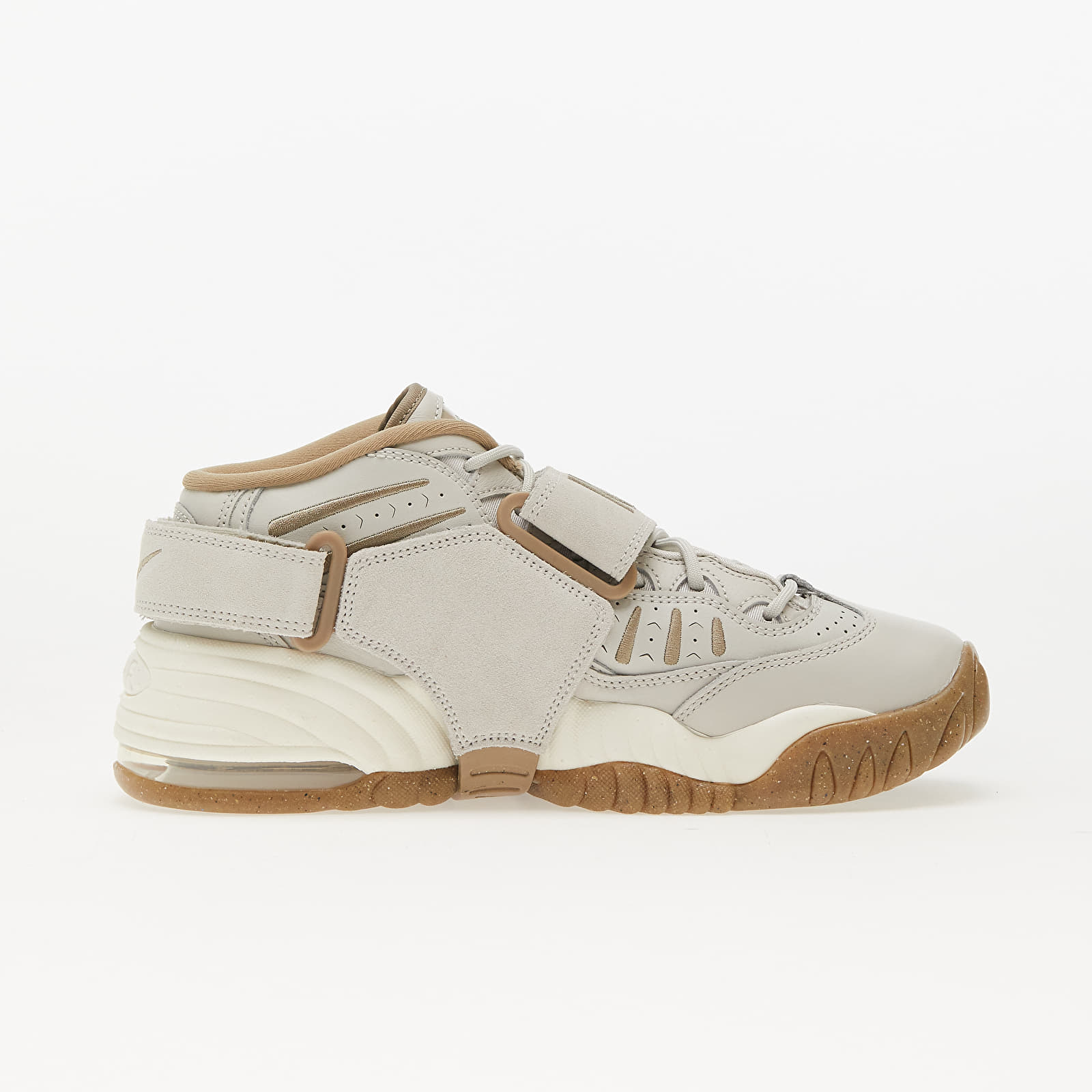 Sneakers och skor för kvinnor Nike W Air Adjust Force 2023 Khaki/ Sail-Light Bone-Gum Med Brown