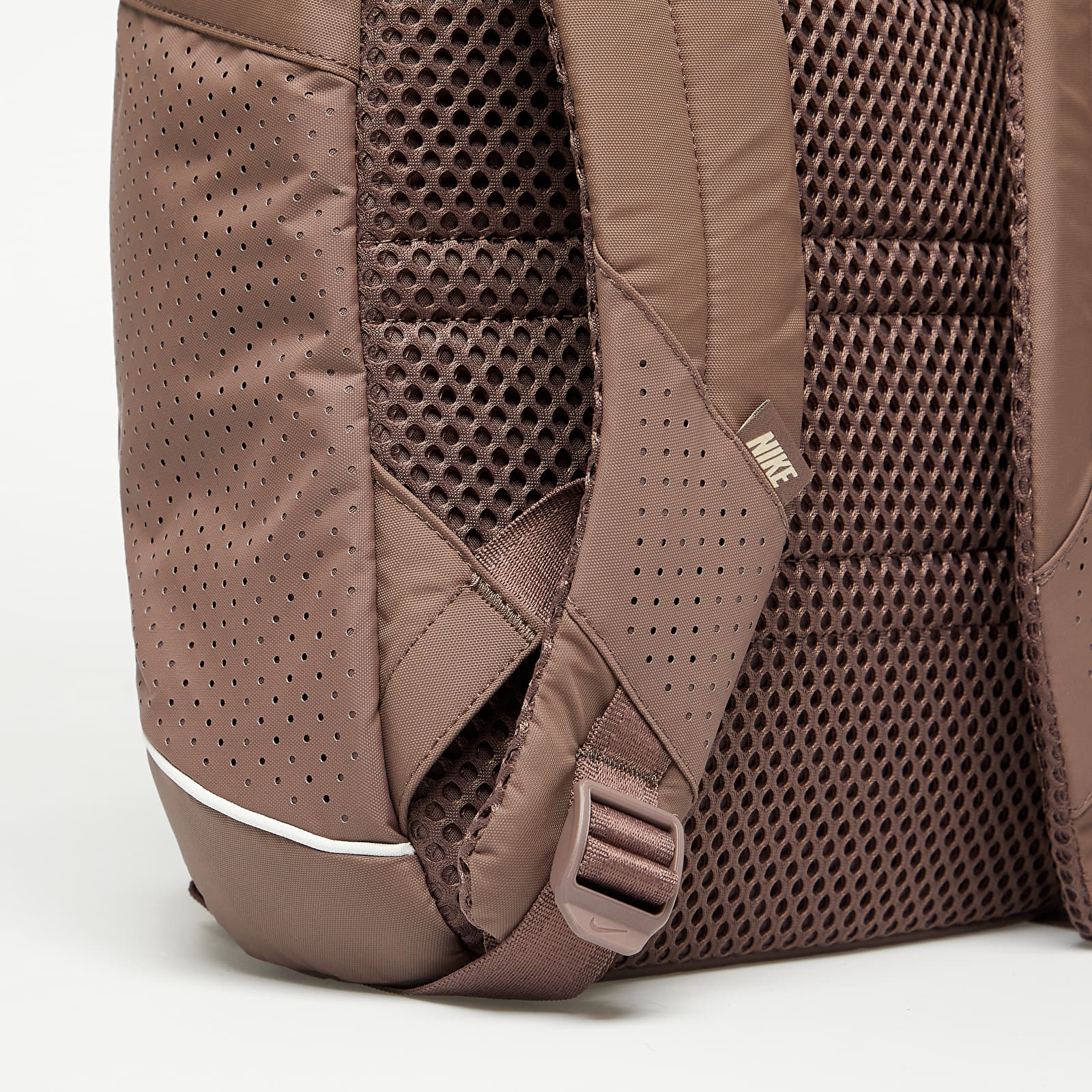 Accesorios Nike Sportswear Essentials Backpack Plum Eclipse/ Sail/ Sand Drift
