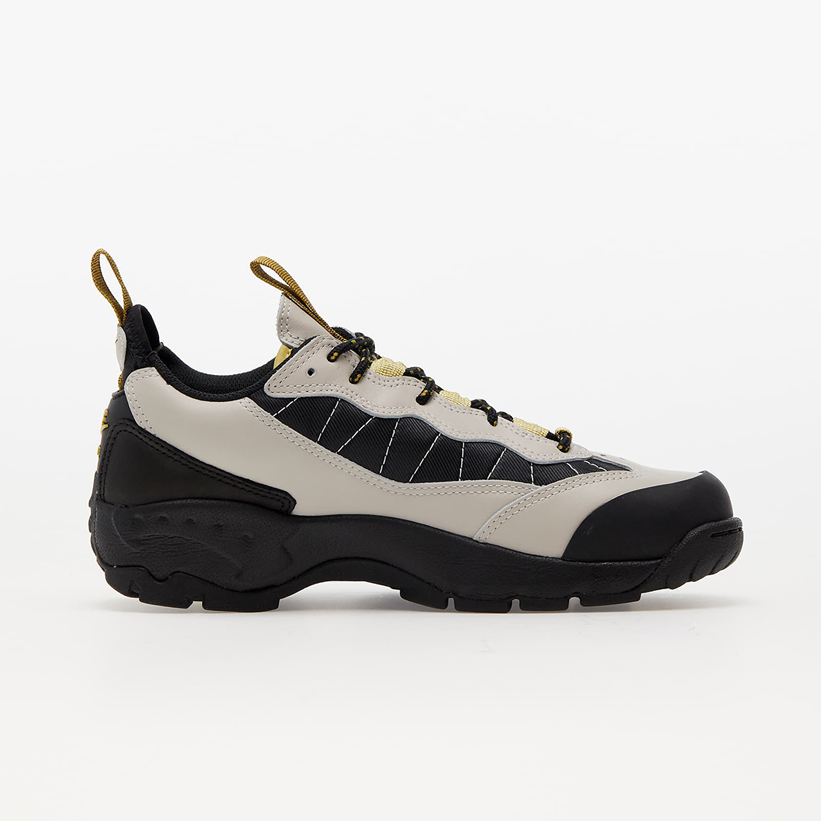 Turnschuhe und Schuhe für Männer Nike ACG Air Mada Light Bone/ Black-Celery-Desert Moss