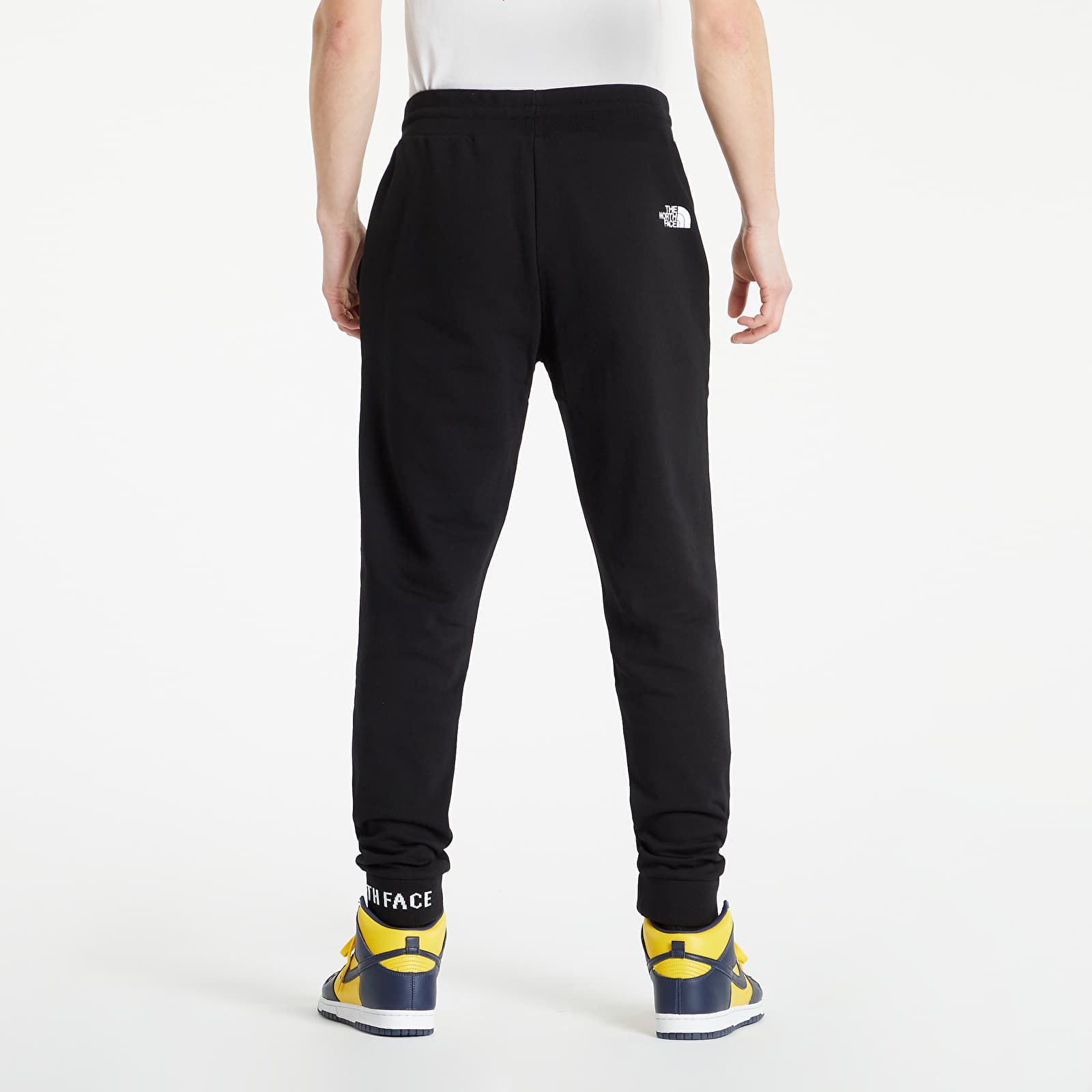 Pants and jeans The North Face Zumu Fl Joggers Tnf Black