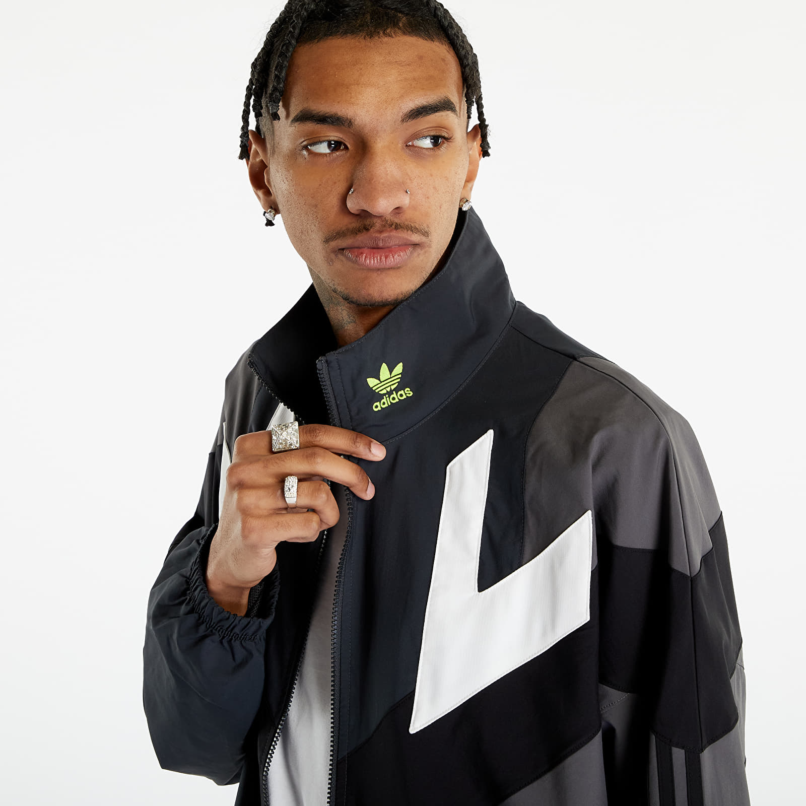Jackets adidas Originals Rekive Woven Track Jacket Carbon Grey Five Queens