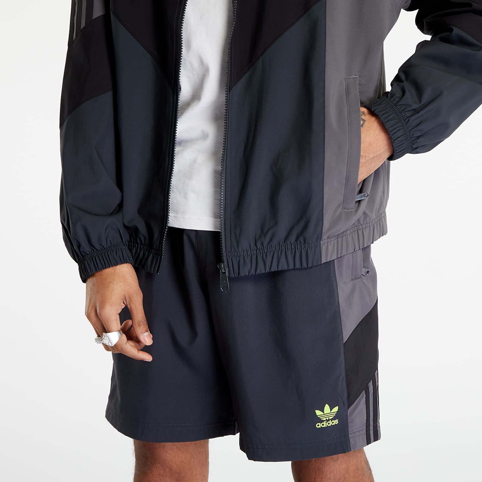 Jacken adidas Originals Rekive Woven Track Jacket Carbon/ Grey Five
