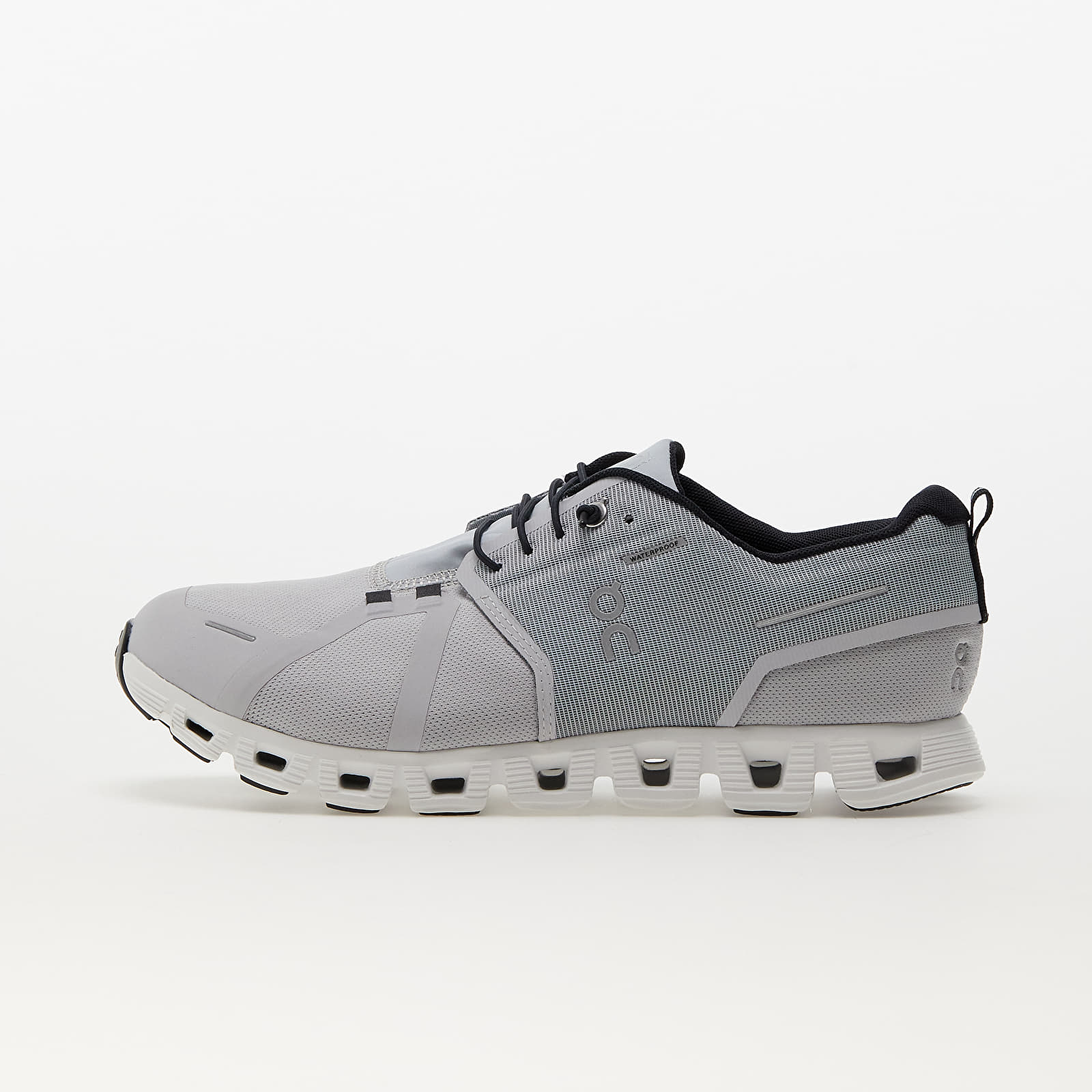Men's sneakers and shoes On M Cloud 5 Waterproof Glacier/ White