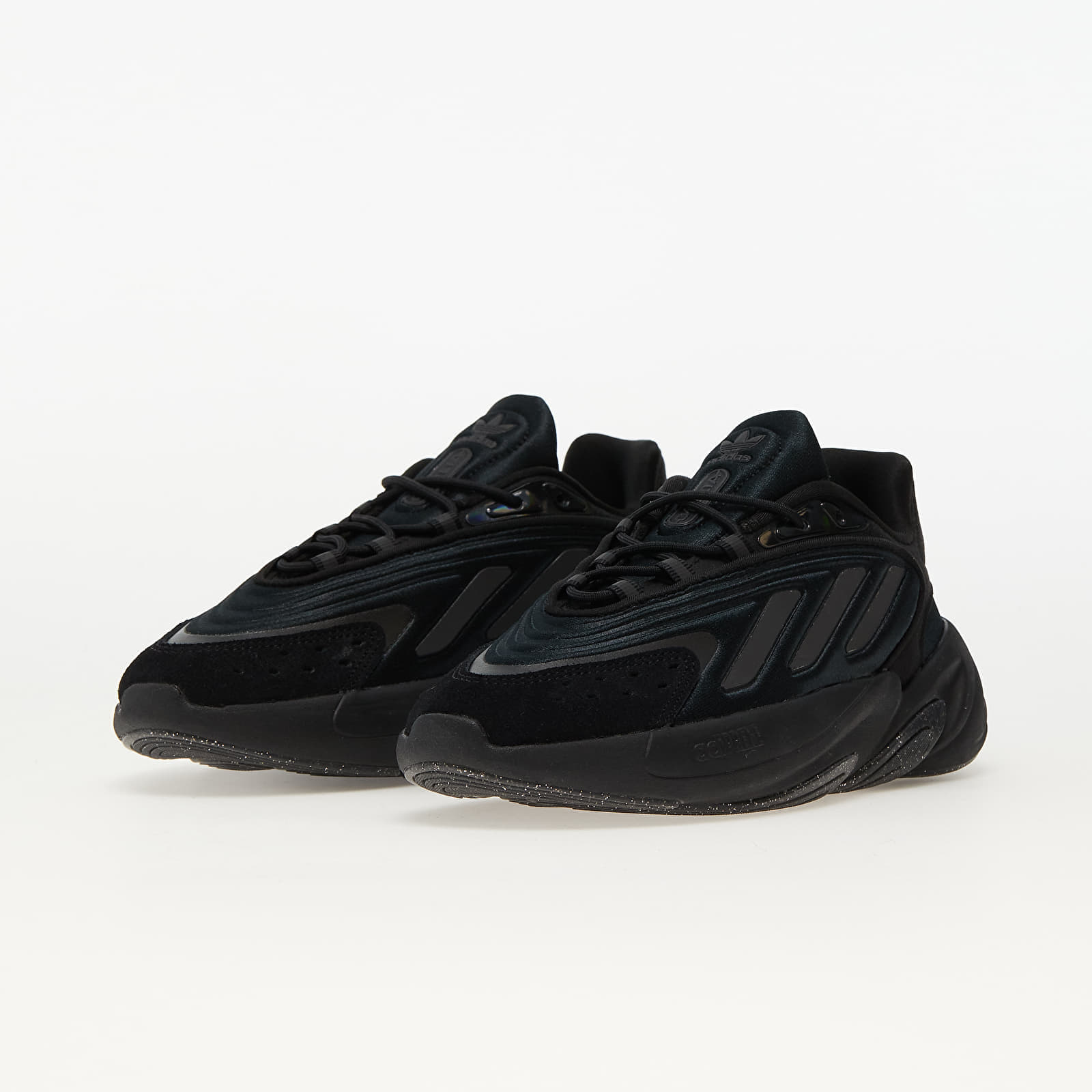 Sneakers und Schuhe fur Frauen adidas Originals Ozelia W Core Black Core Black Carbon Queens