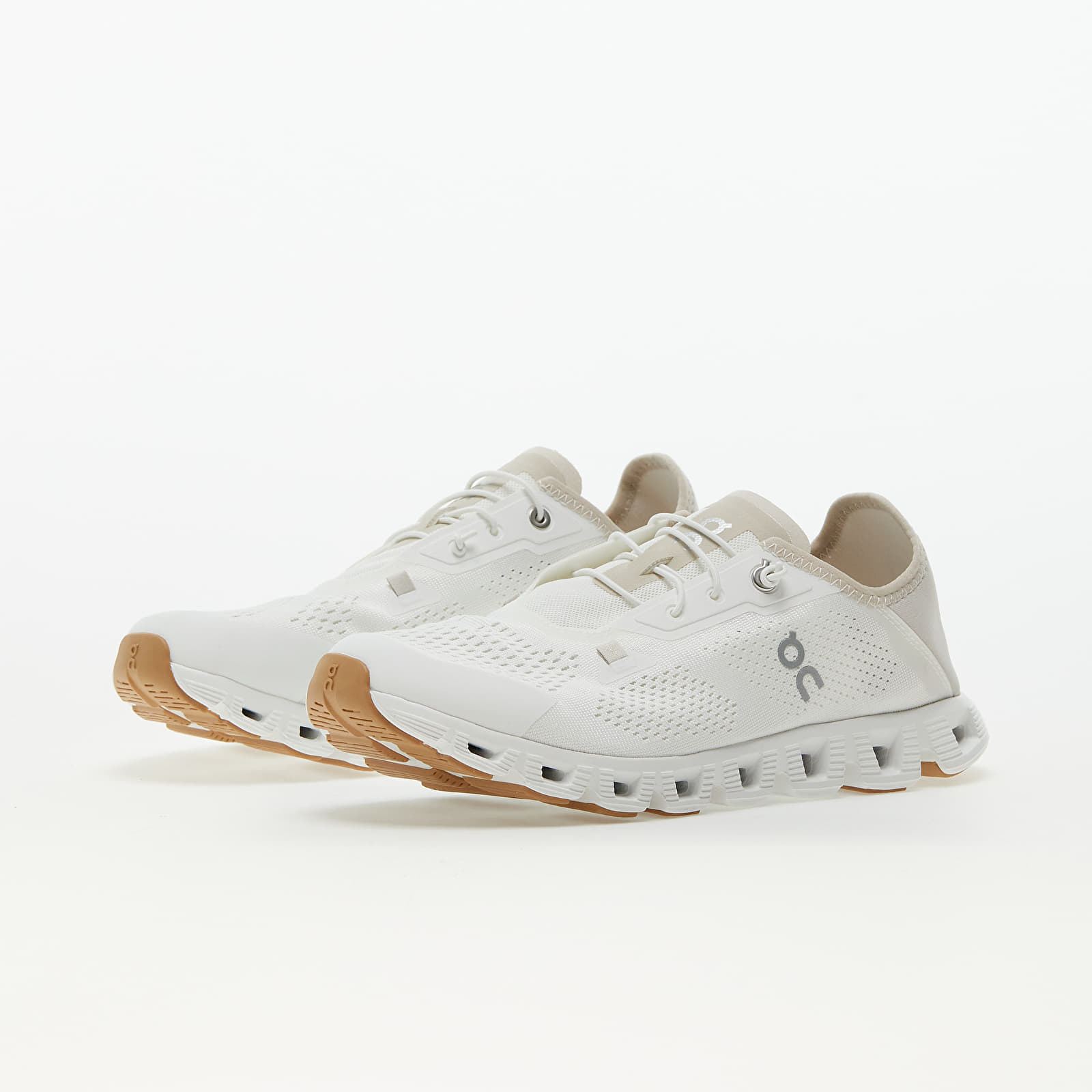 On M Cloud 5 Coast Undyed-White/ Pearl | Queens