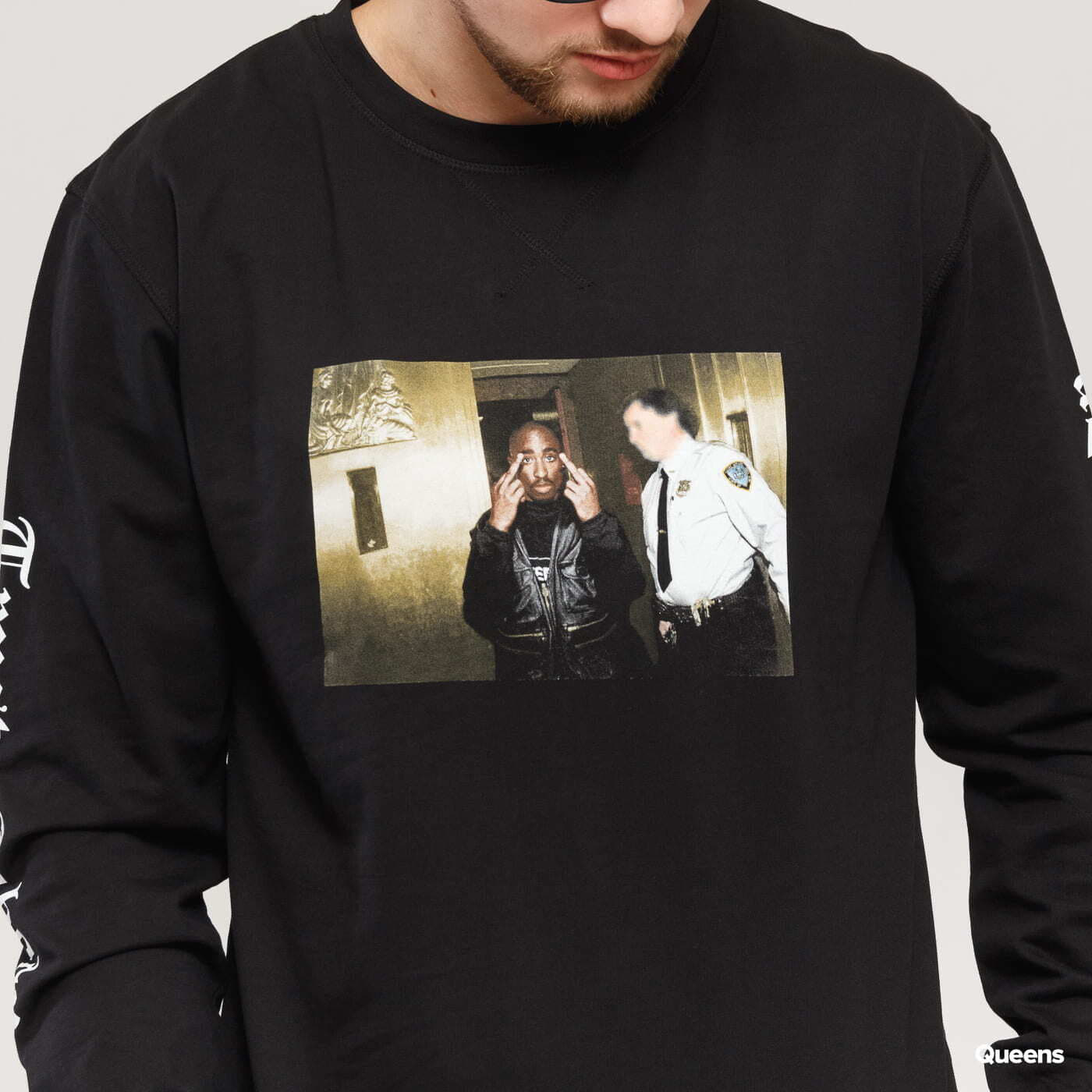 Mikiny Urban Classics Tupac Trust Nobody Crewneck Black