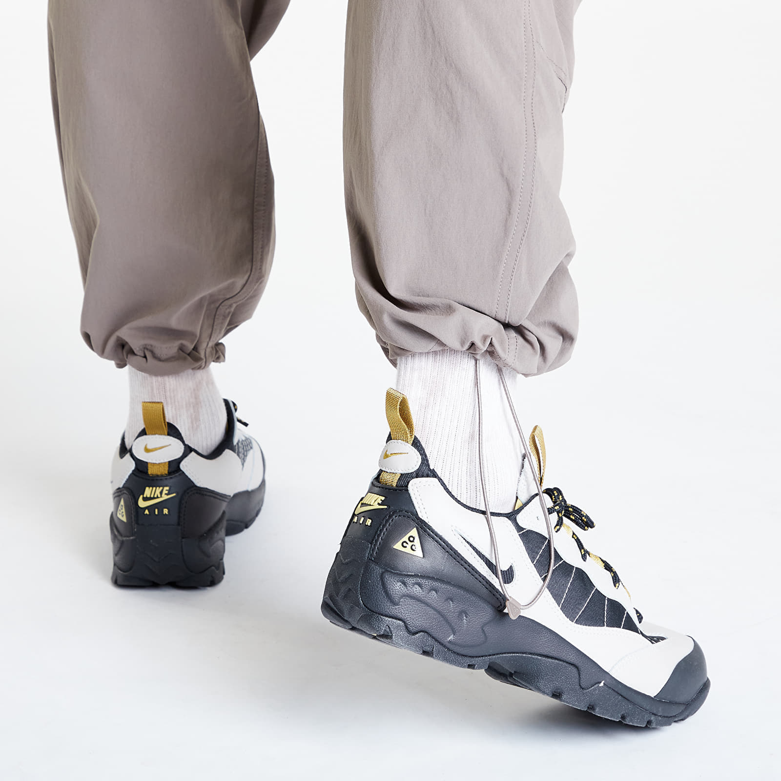 Cargo pants Nike ACG Smith Summit Cargo Pants Olive Grey/ Summit White