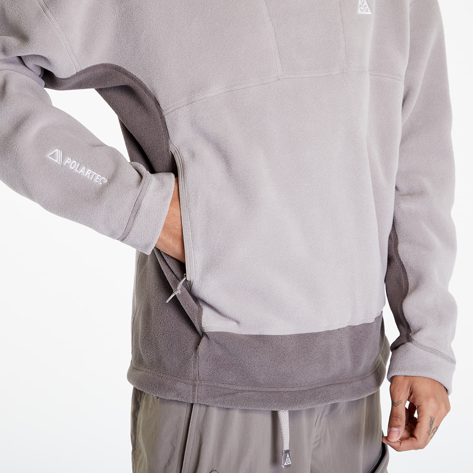 Hupparit ja collegepaidat Nike ACG Wolf Tree Pullover Moon Fossil/ Olive Grey/ Summit White