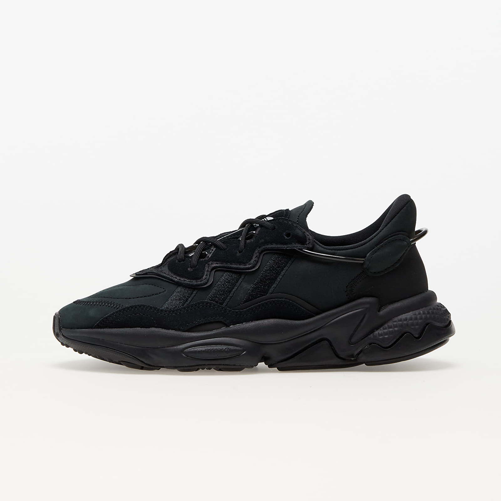 Ozweego black silver 2025