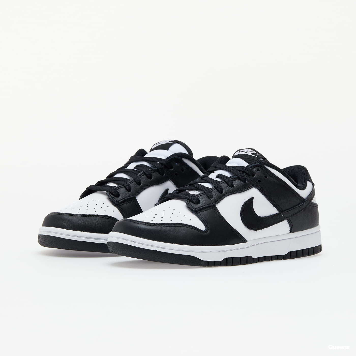 Baskets et chaussures pour femmes Nike W Dunk Low "Panda" White/ Black-White