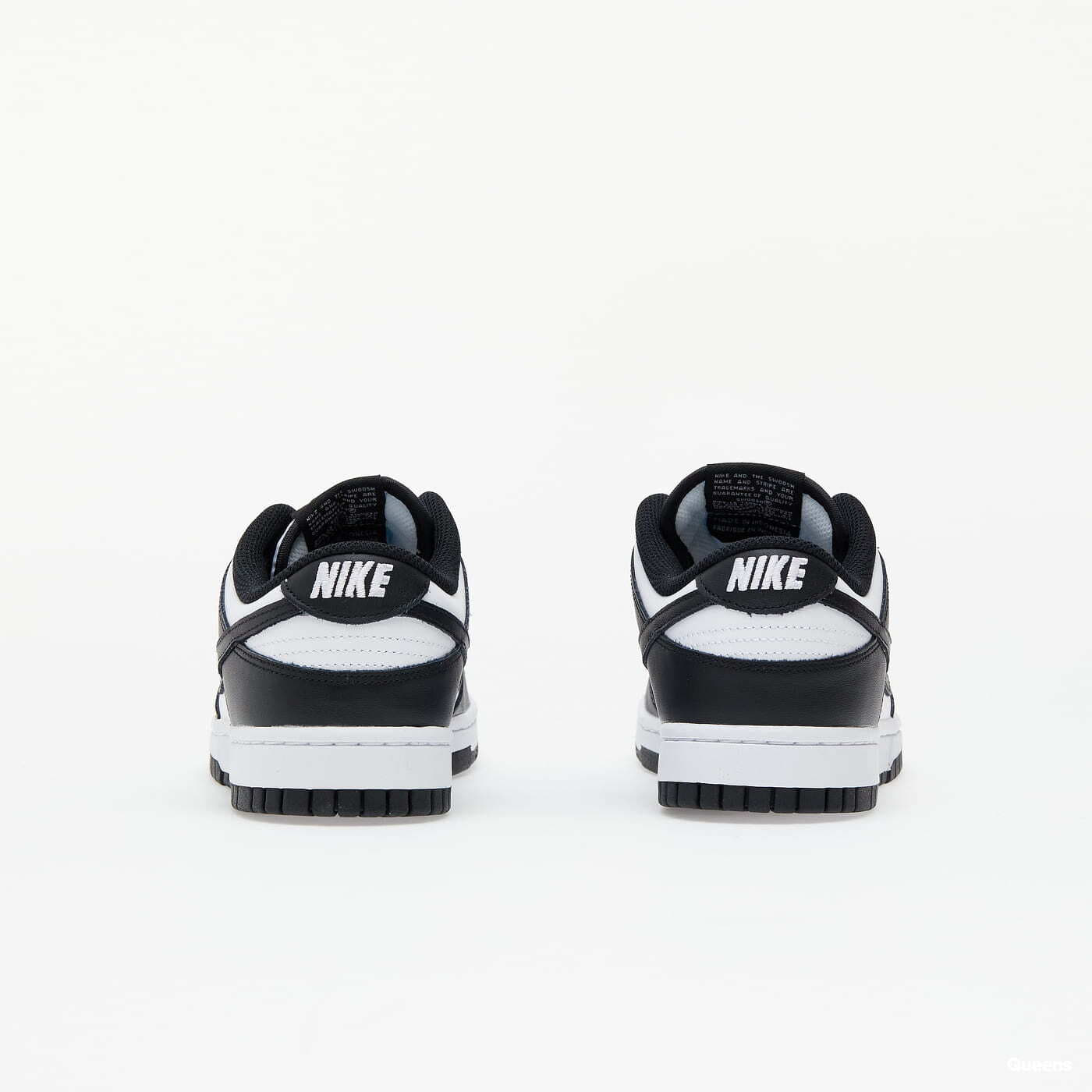 Baskets et chaussures pour femmes Nike W Dunk Low "Panda" White/ Black-White