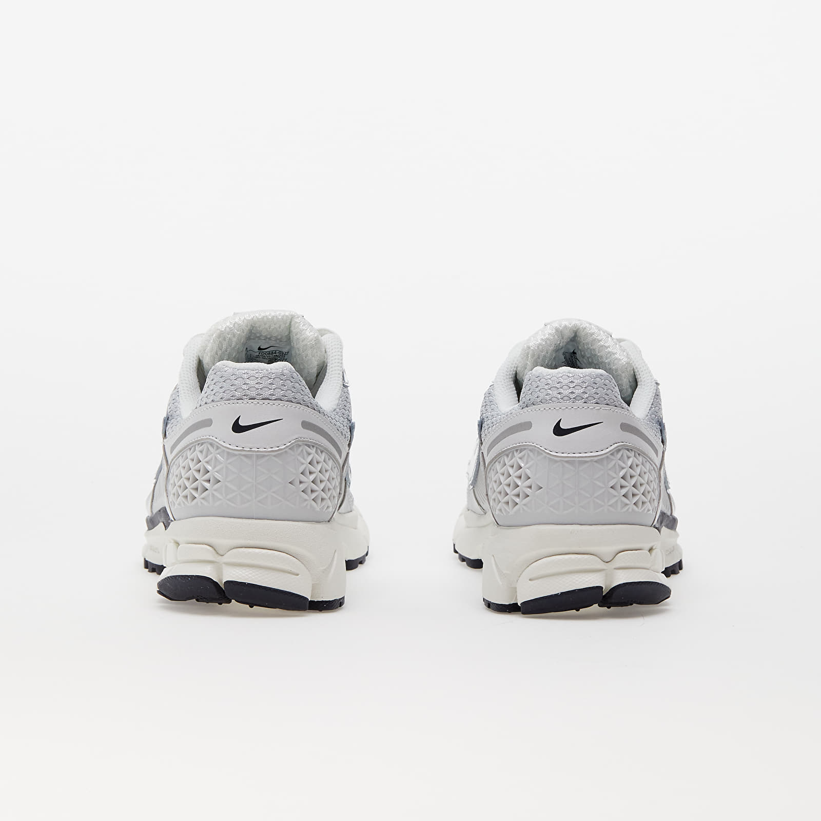 Chaussures et baskets femme Nike W Zoom Vomero 5 Photon Dust/ Chrome-Gridiron-Sail