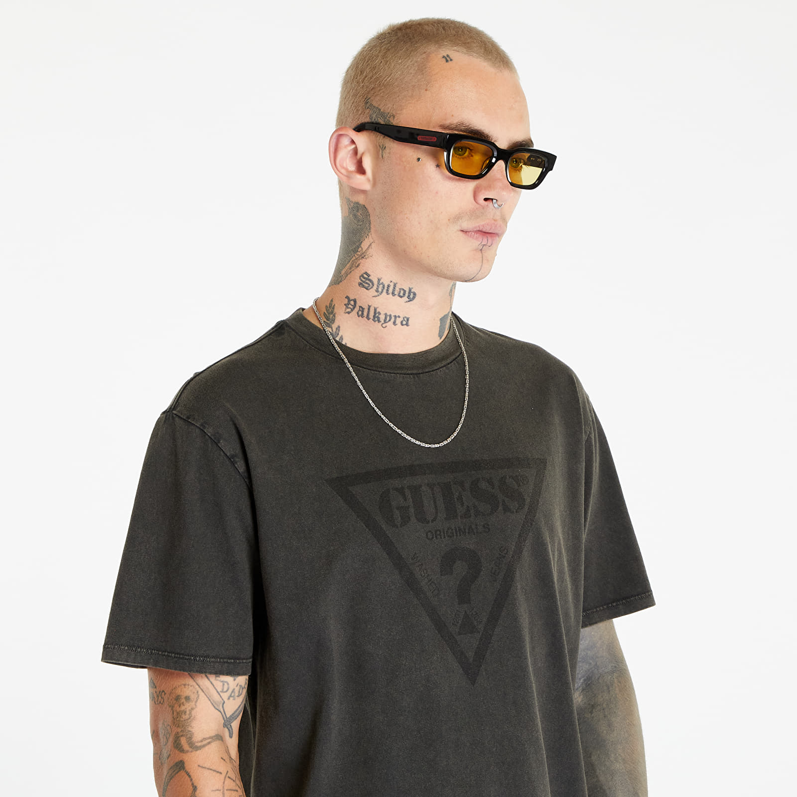 Tričká GUESS Vintage Triangle Tee Jet Black Multi