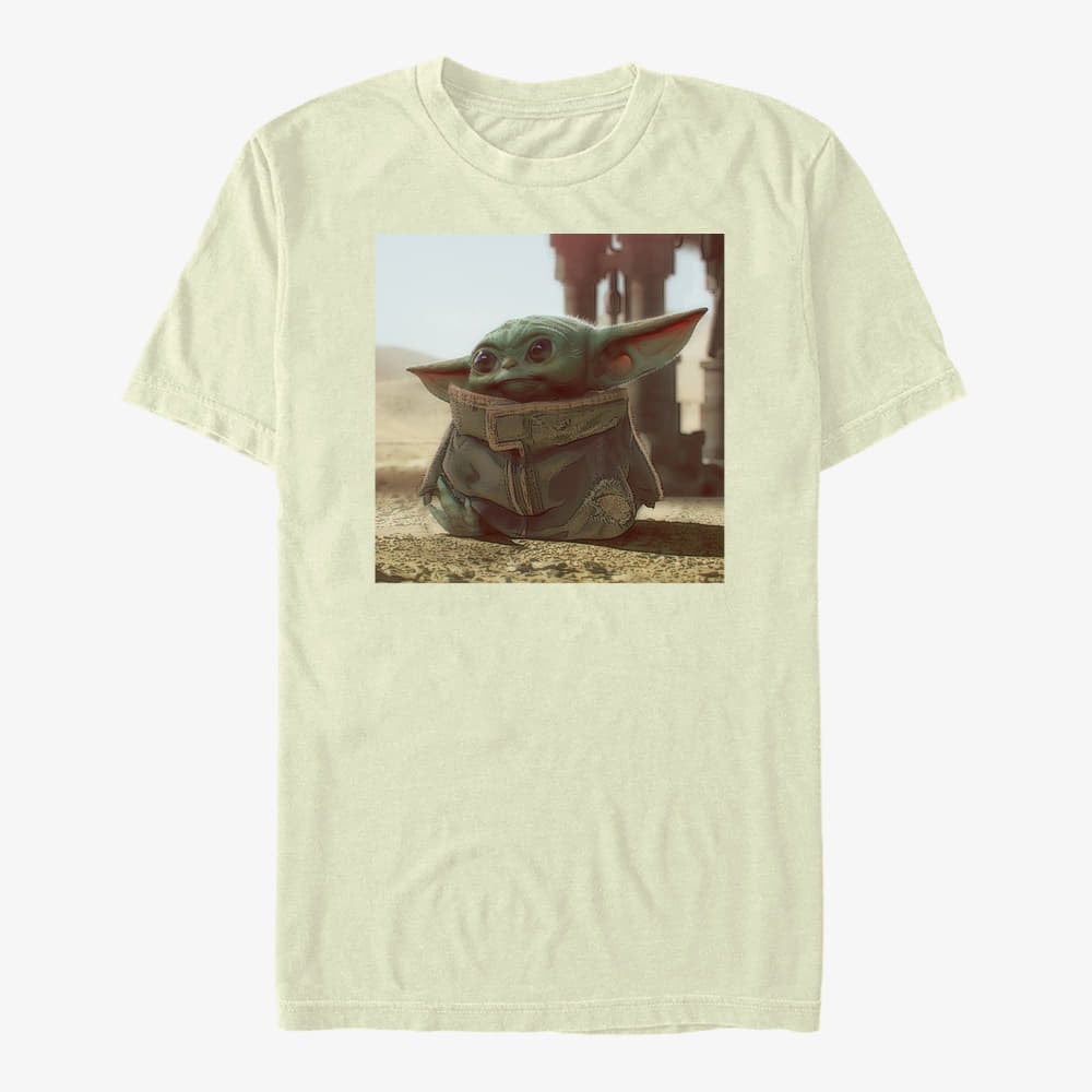 T-särgid Merch Star Wars: The Mandalorian - Tiny Green Unisex T-Shirt Natural