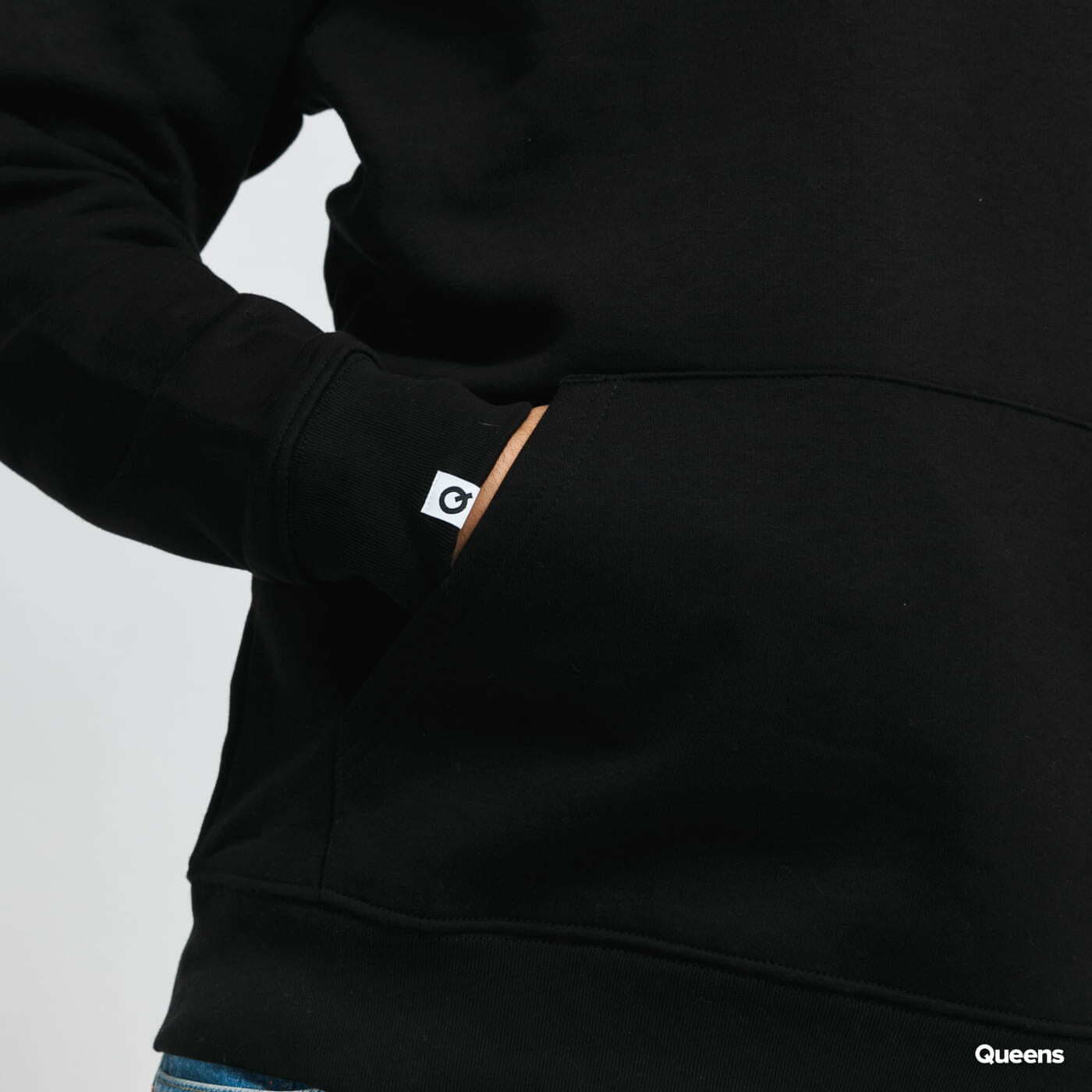 Kapuutsikud ja kampsunid Queens Basic Hoodie Black