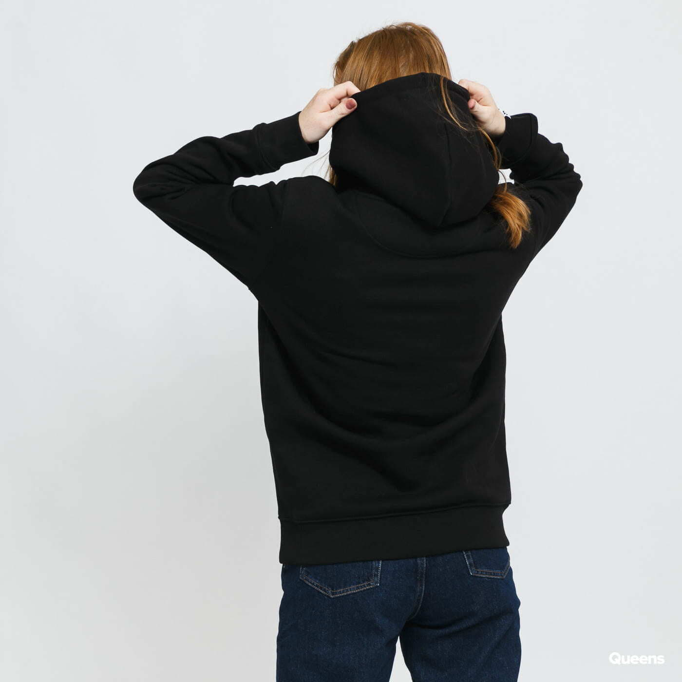 Kapuutsikud ja kampsunid Queens Basic Hoodie Black