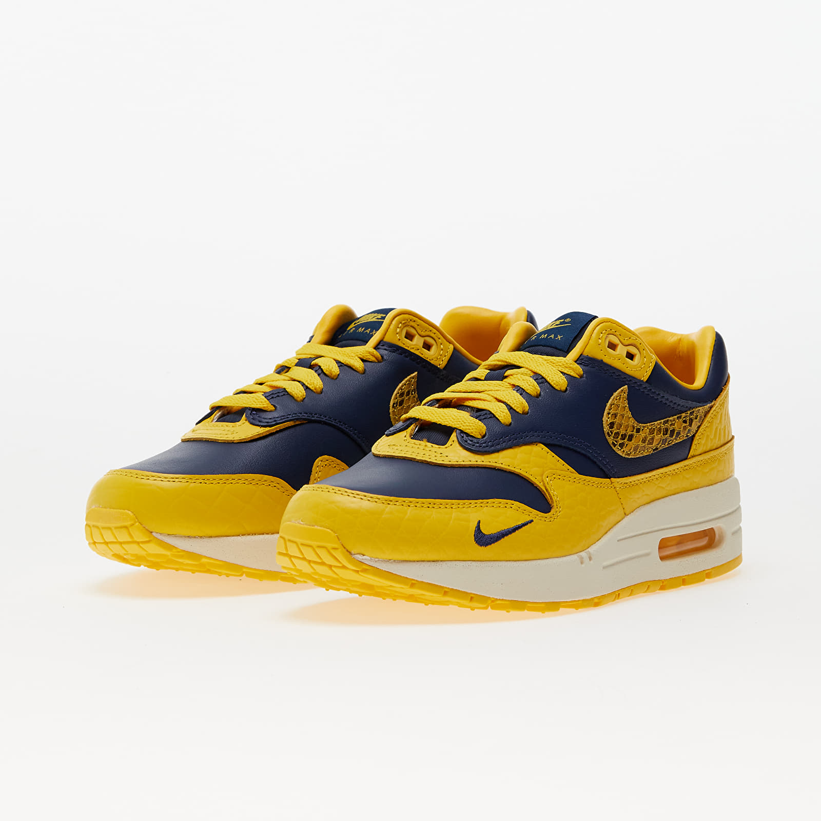Sneakers und Schuhe fur Frauen Nike W Air Max 1 Premium Midnight Navy Varsity Maize Natural Queens