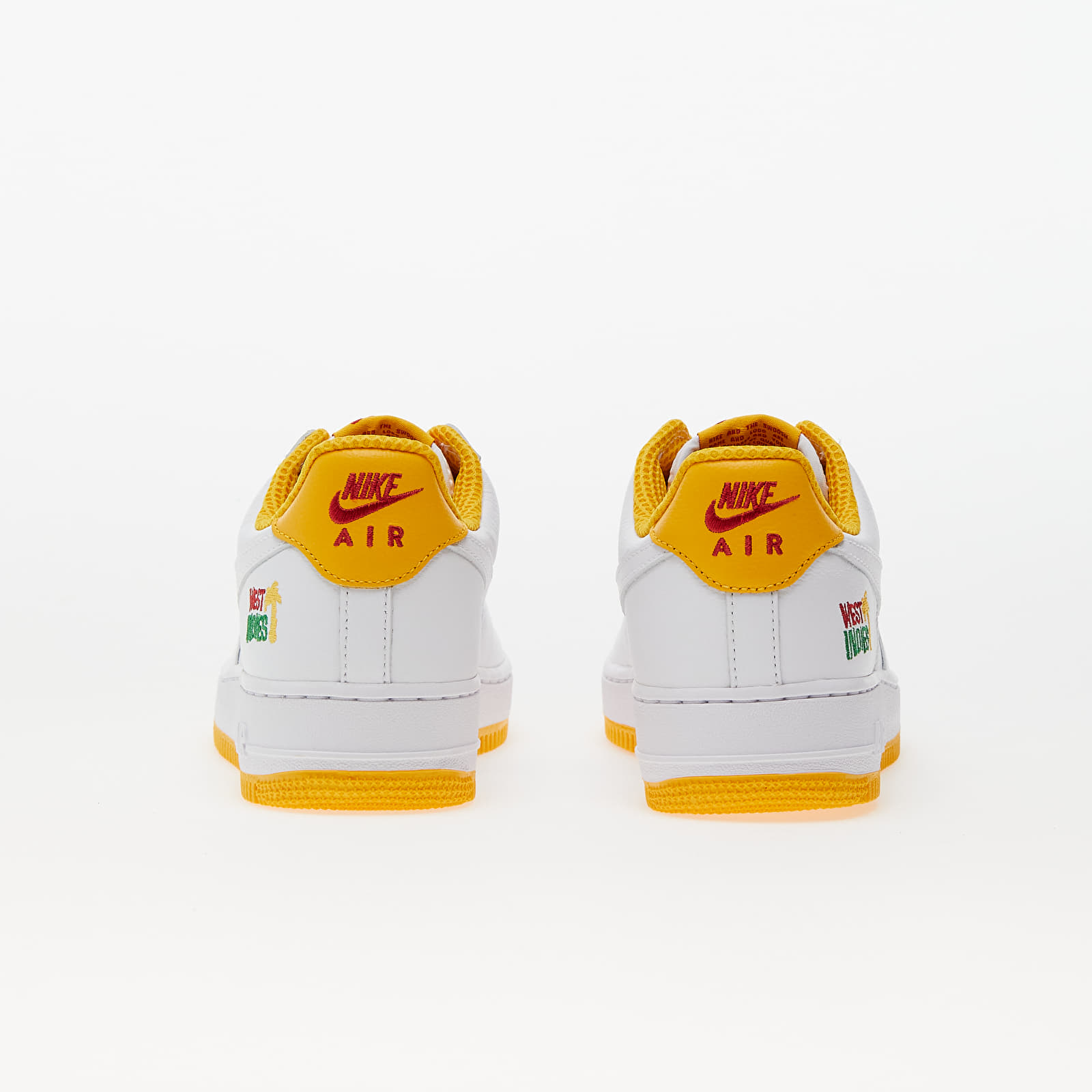 Turnschuhe und Schuhe für Männer Nike Air Force 1 Low Retro QS White/ White-University Gold