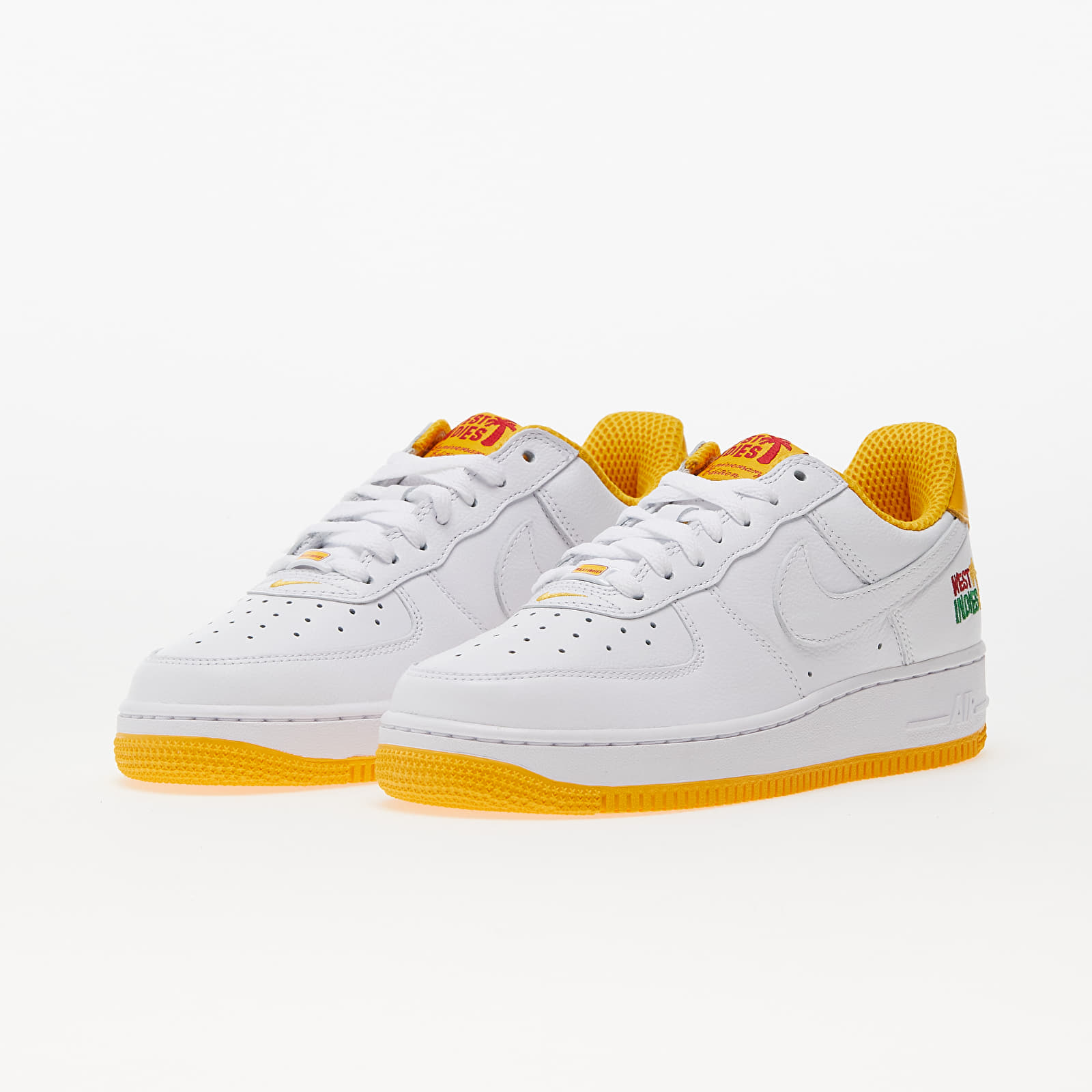 Turnschuhe und Schuhe für Männer Nike Air Force 1 Low Retro QS White/ White-University Gold