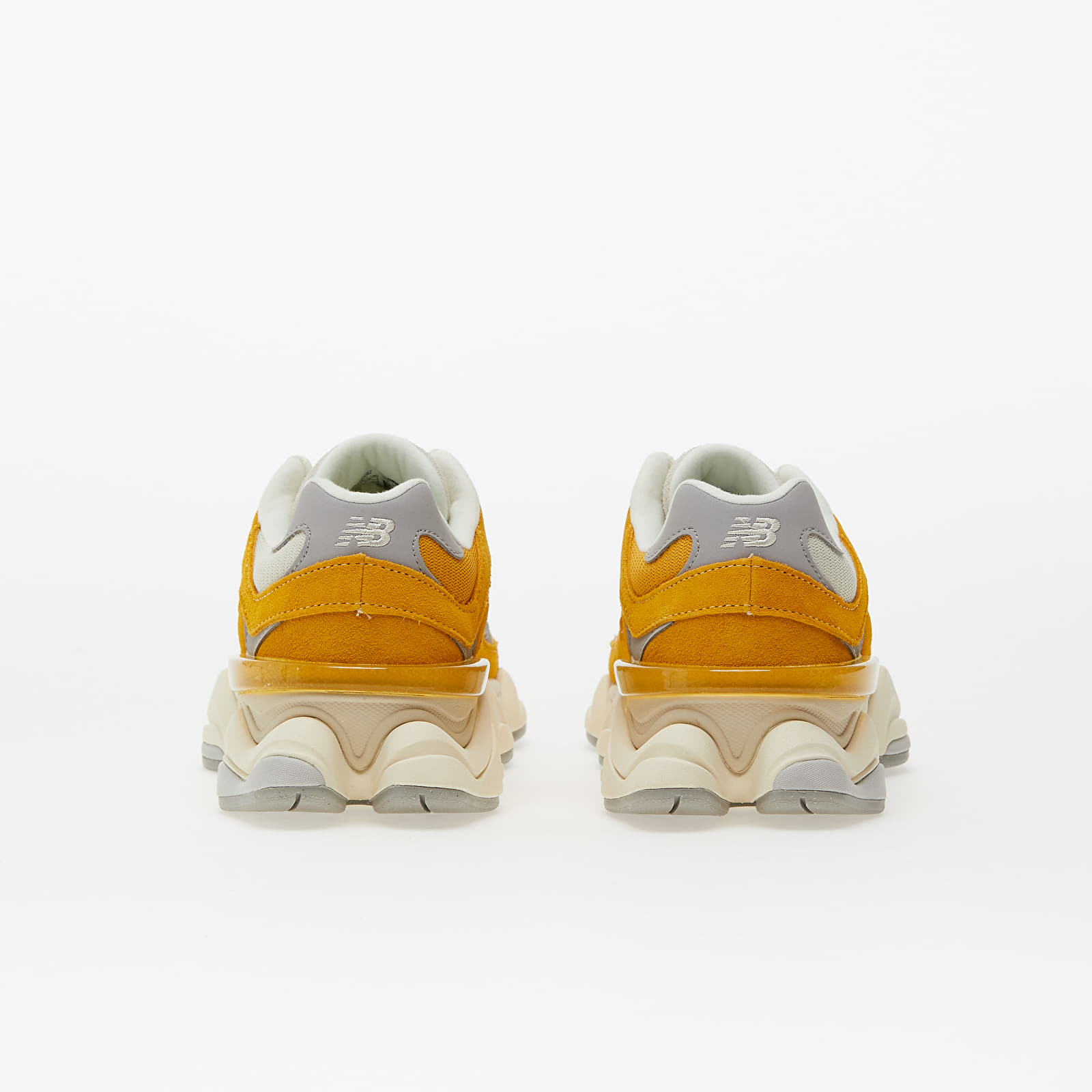 Men's sneakers and shoes New Balance 9060 Varsity Gold