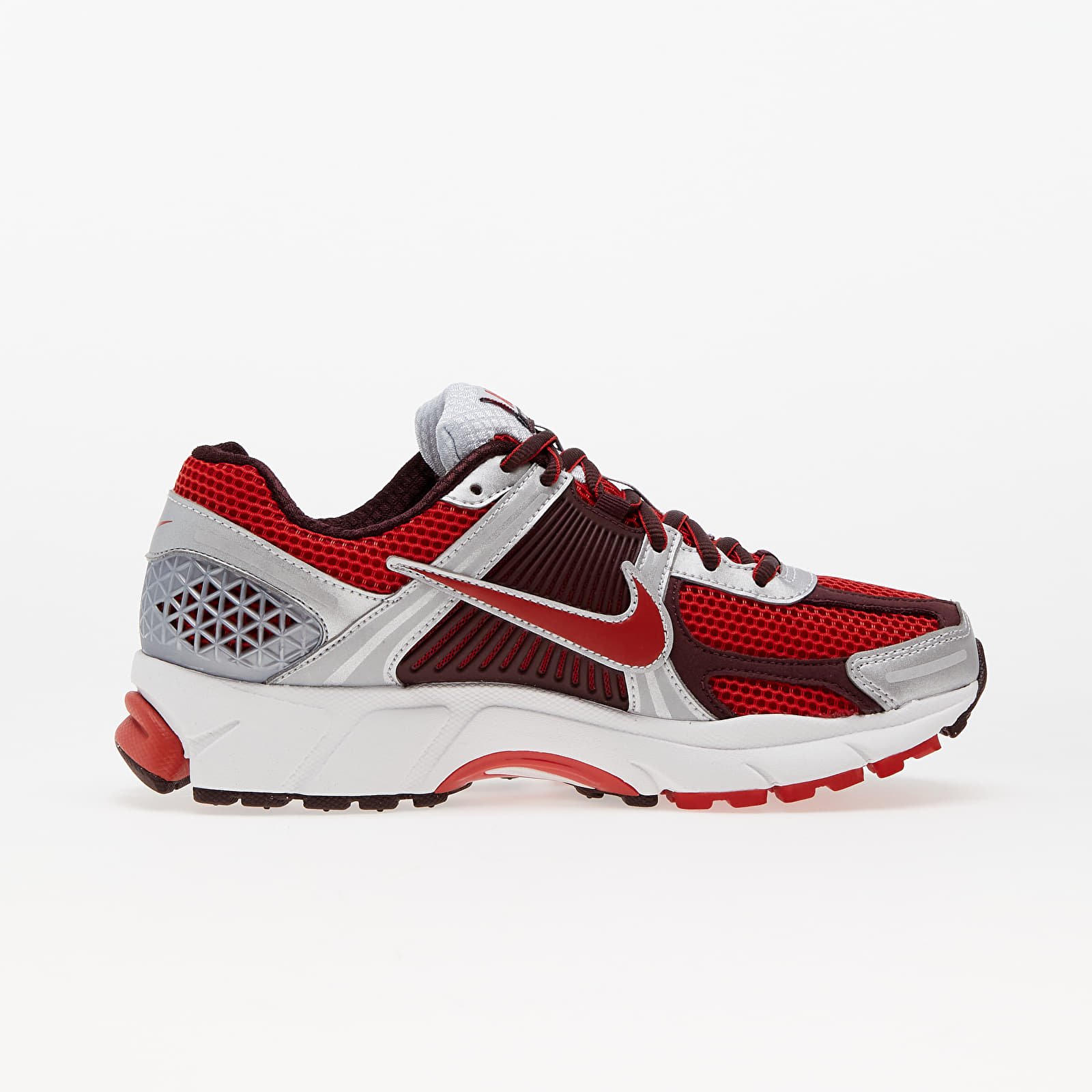Sneakers og sko til kvinder Nike Wmns Zoom Vomero 5 Mystic Red/ Mystic Red-Mtlc Platinum