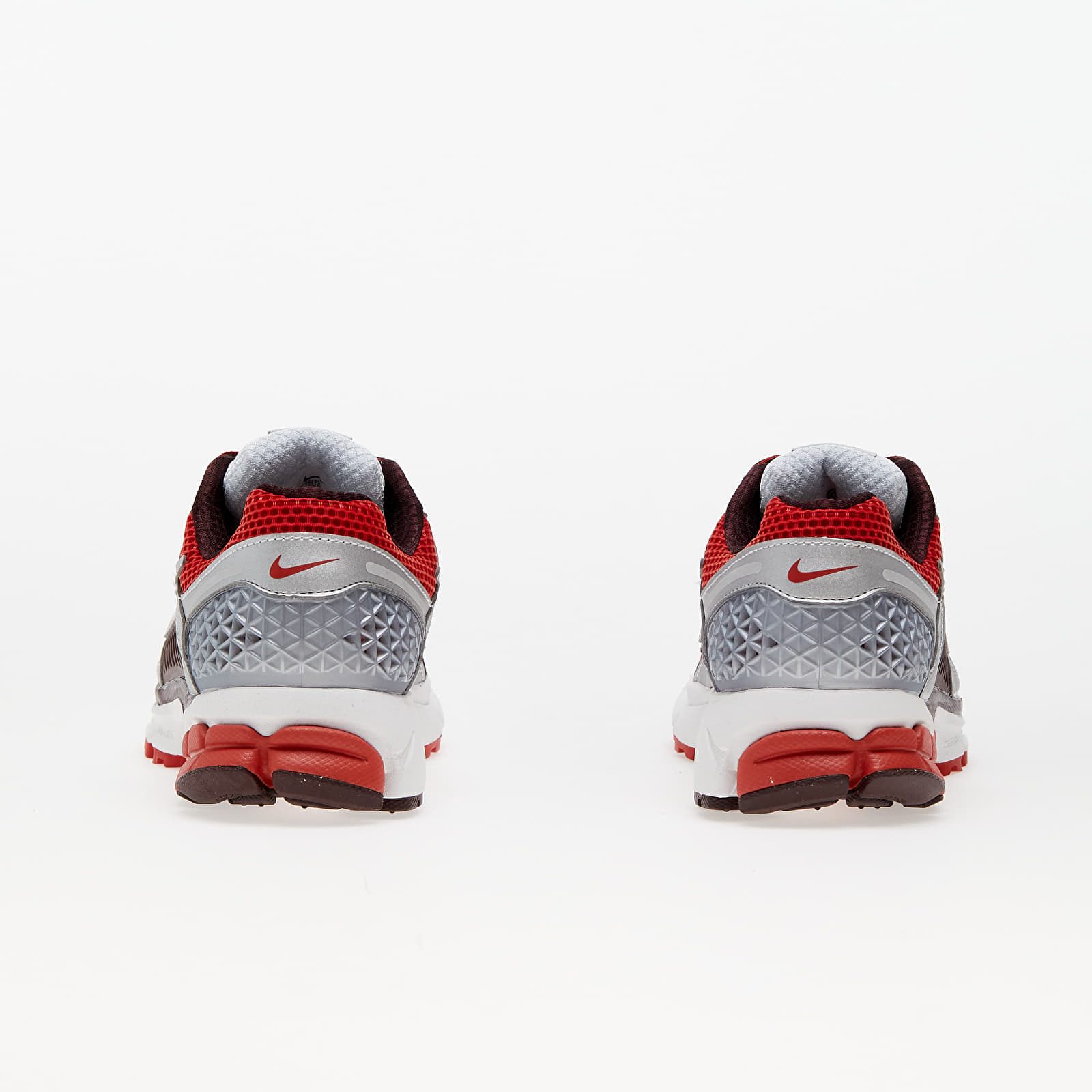 Sneakers og sko til kvinder Nike Wmns Zoom Vomero 5 Mystic Red/ Mystic Red-Mtlc Platinum