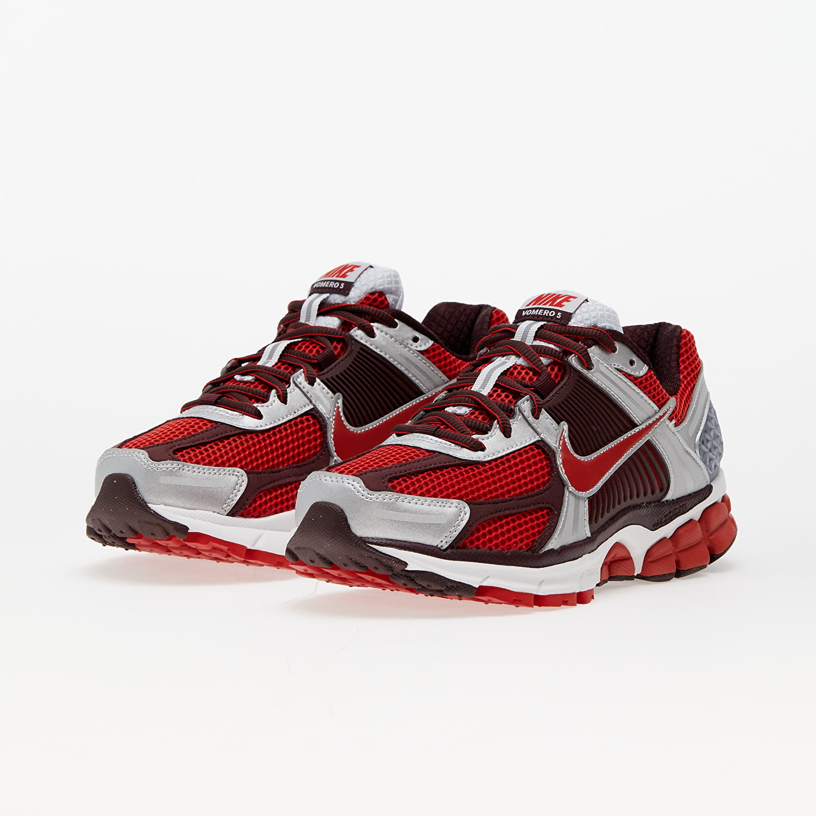 Sneakers og sko til kvinder Nike Wmns Zoom Vomero 5 Mystic Red/ Mystic Red-Mtlc Platinum