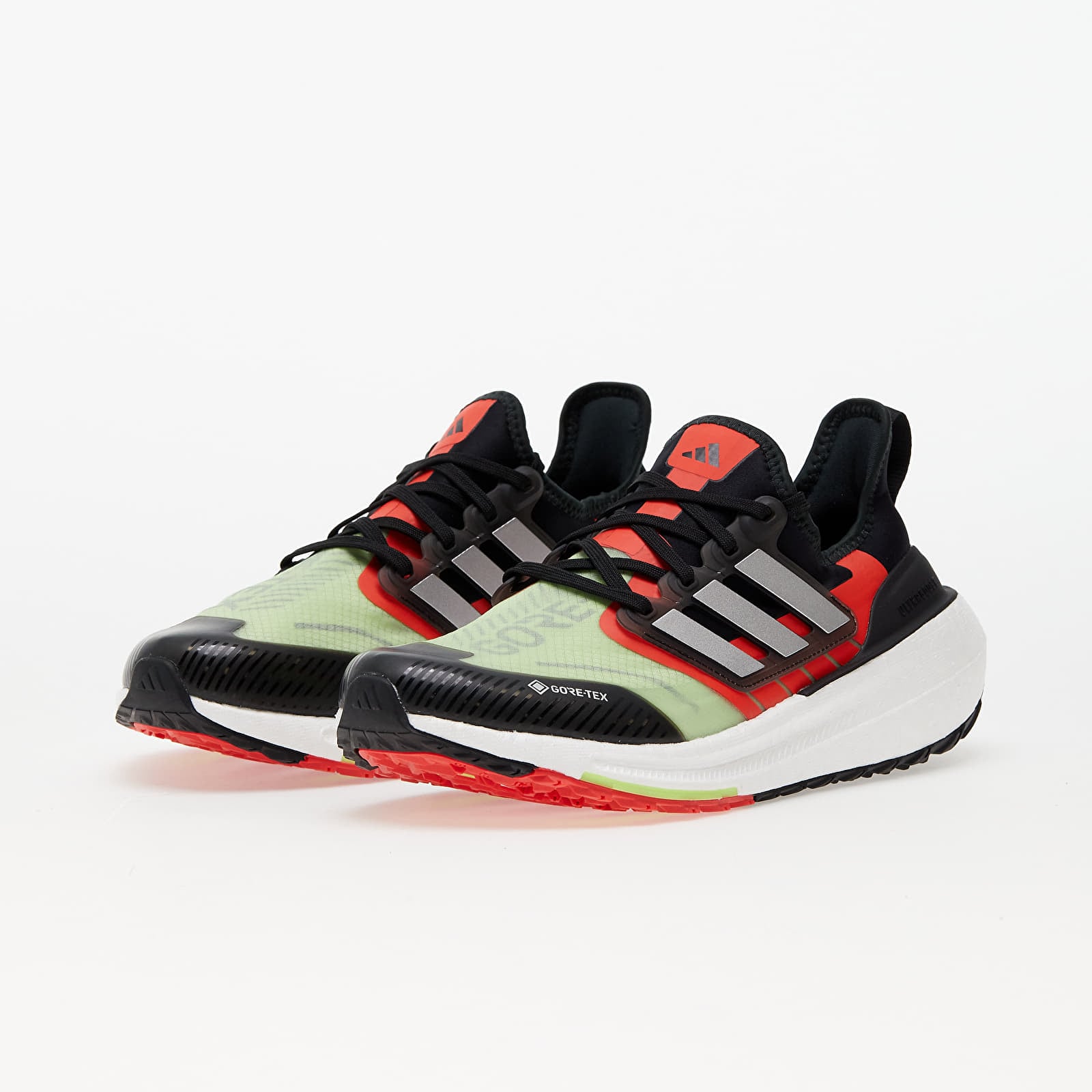 Men's sneakers and shoes adidas UltraBOOST Light Gtx Core Black/ Silver Metallic/ Lucid Lemond