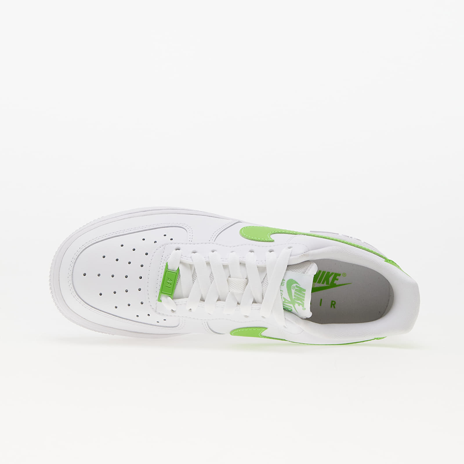 Baskets et chaussures pour femmes Nike W Air Force 1 07 White Action Green Queens