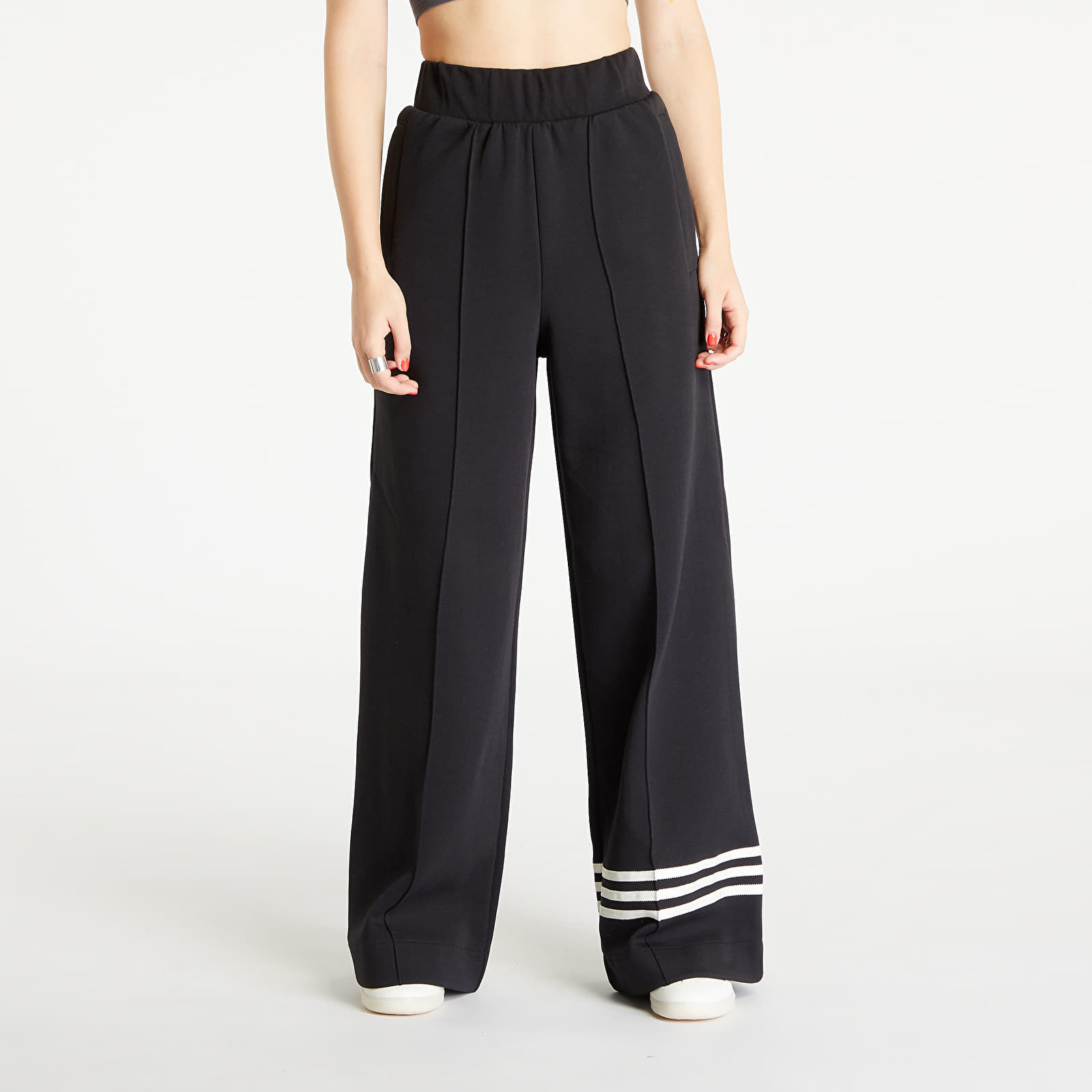 Sweatpants adidas Originals Adicolor Neuclassics Trackpant Black