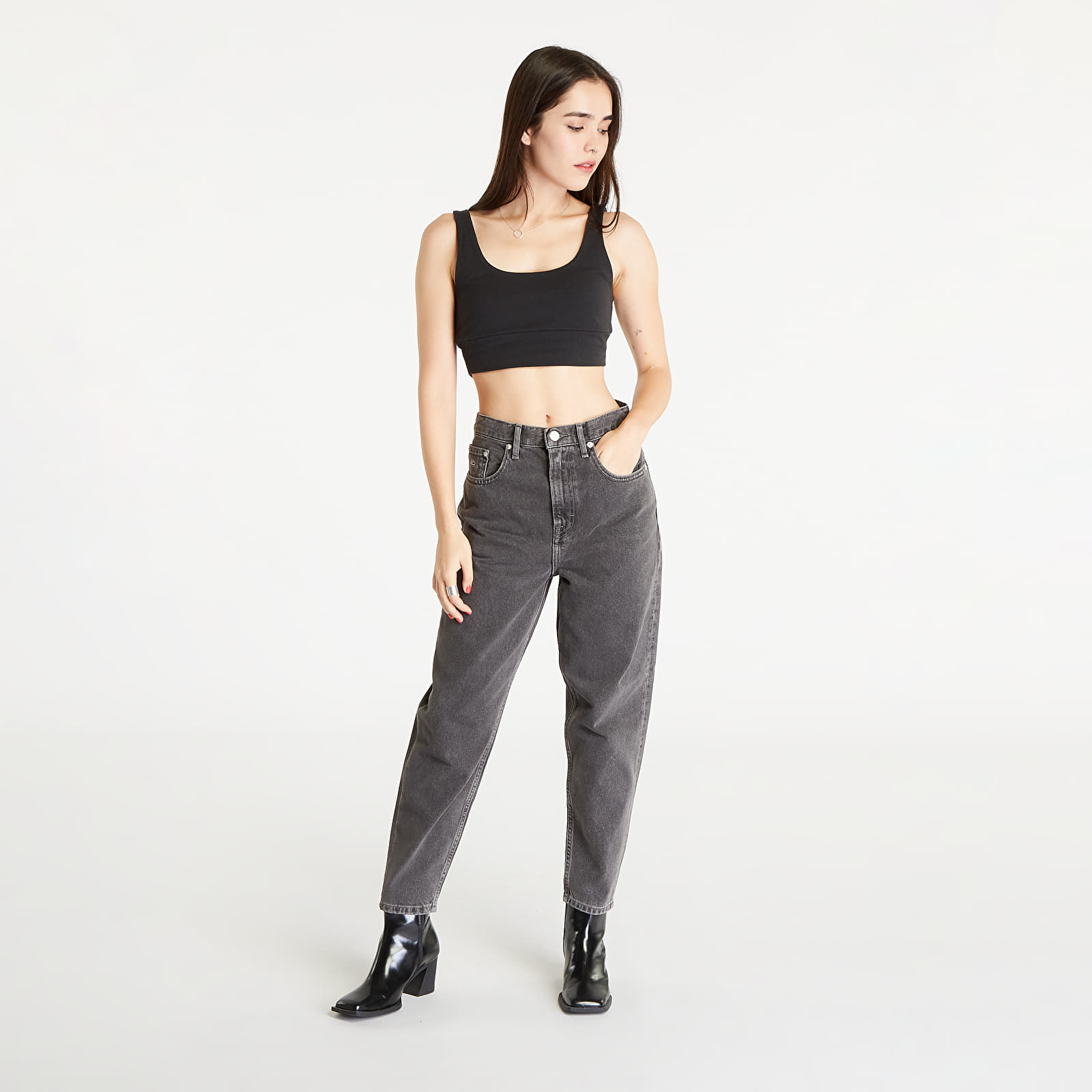 Jeans TOMMY JEANS Mom Jean Ultra High Rise Tapered Denim Black Queens