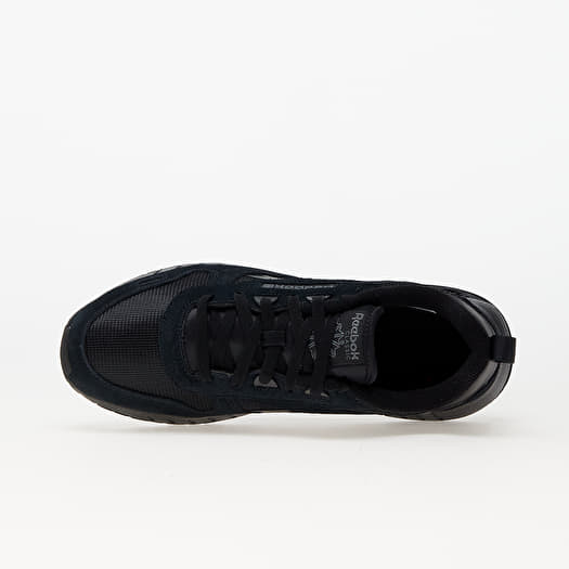 Black reebok outlet men's sneakers