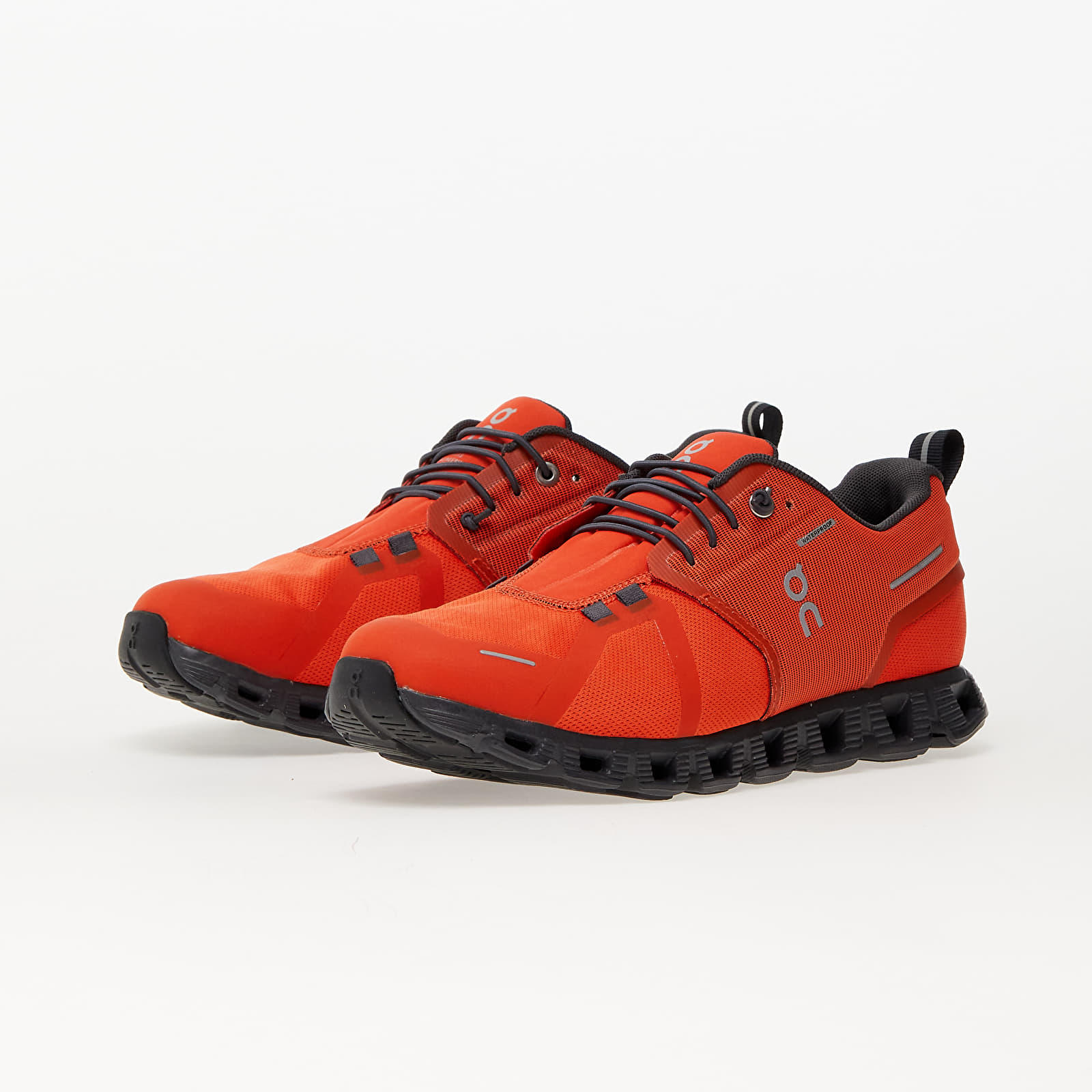 Women's sneakers and shoes On W Cloud 5 Waterproof Flame/ Eclipse