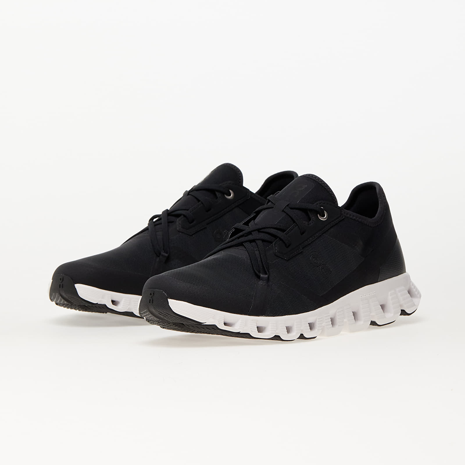 Ténis e sapatos para homem On M Cloud X 3 Ad Black/ White